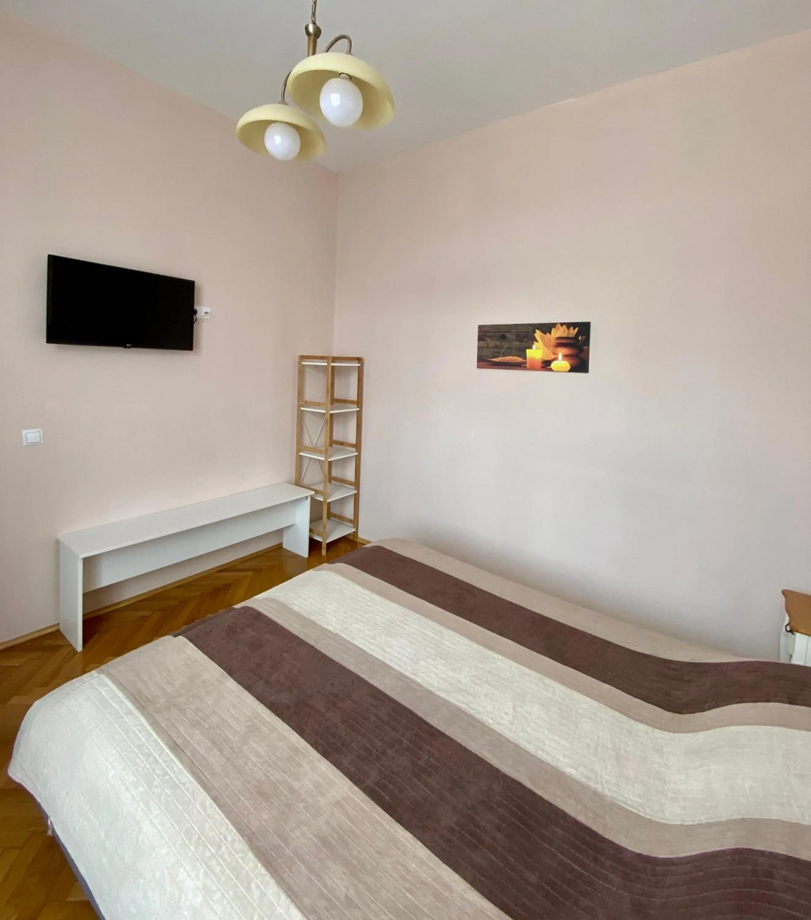 Decorative detail, Bed in Casa Balcescu