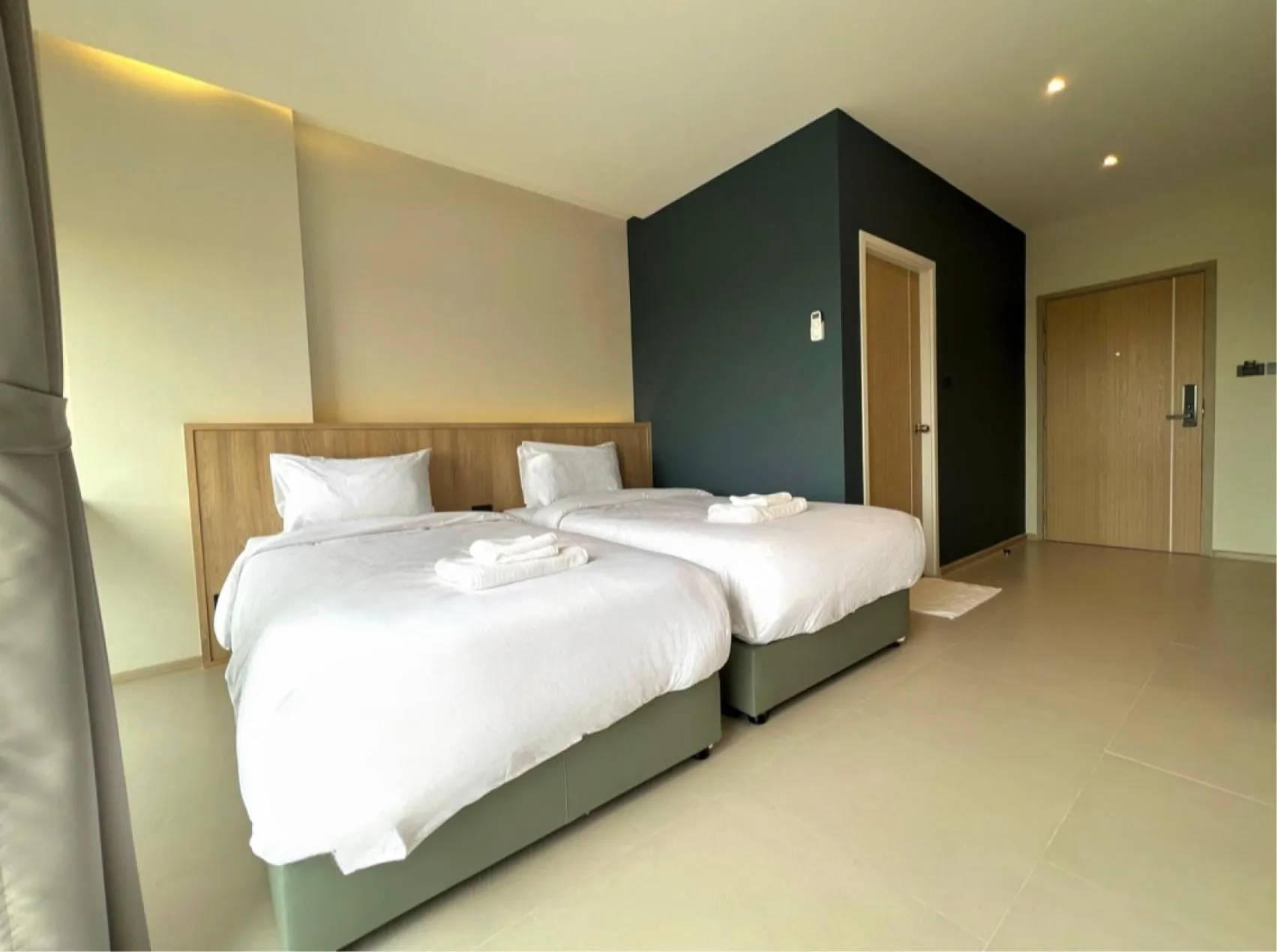 Bed in The Way Hotel Ban Pong