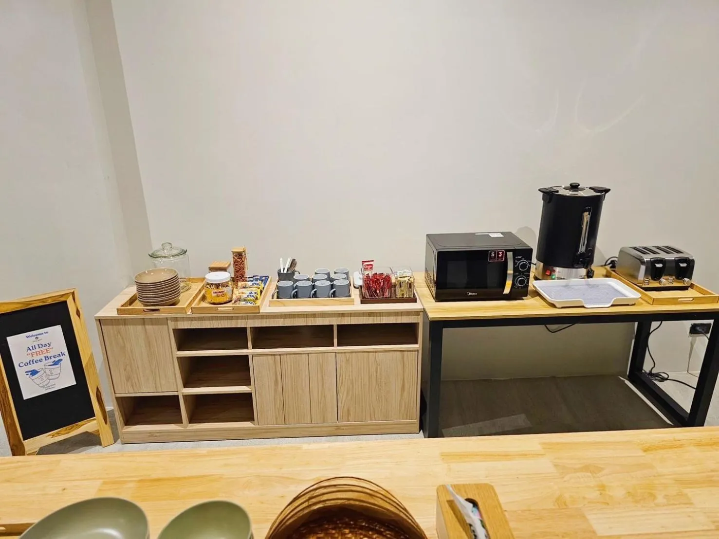 Coffee/tea facilities in The Way Hotel Ban Pong