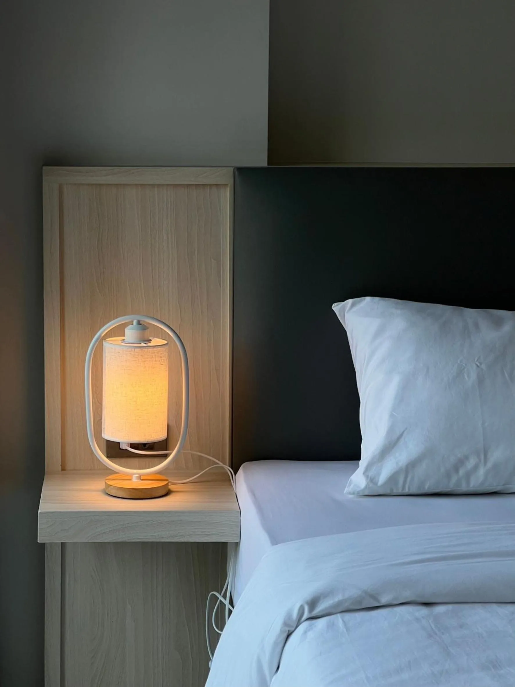 Bed in The Way Hotel Ban Pong