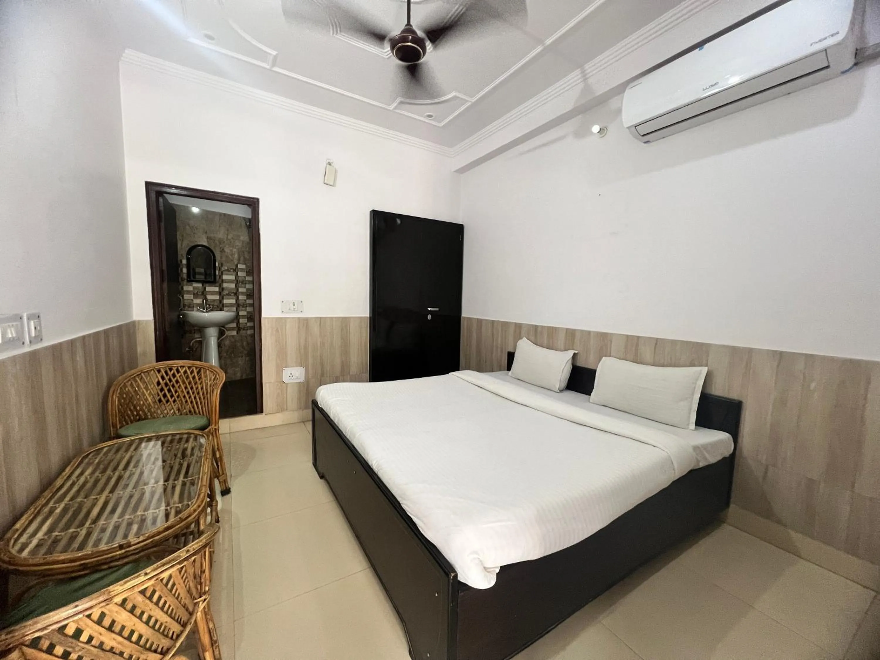 Bed in Tulsi Cottage