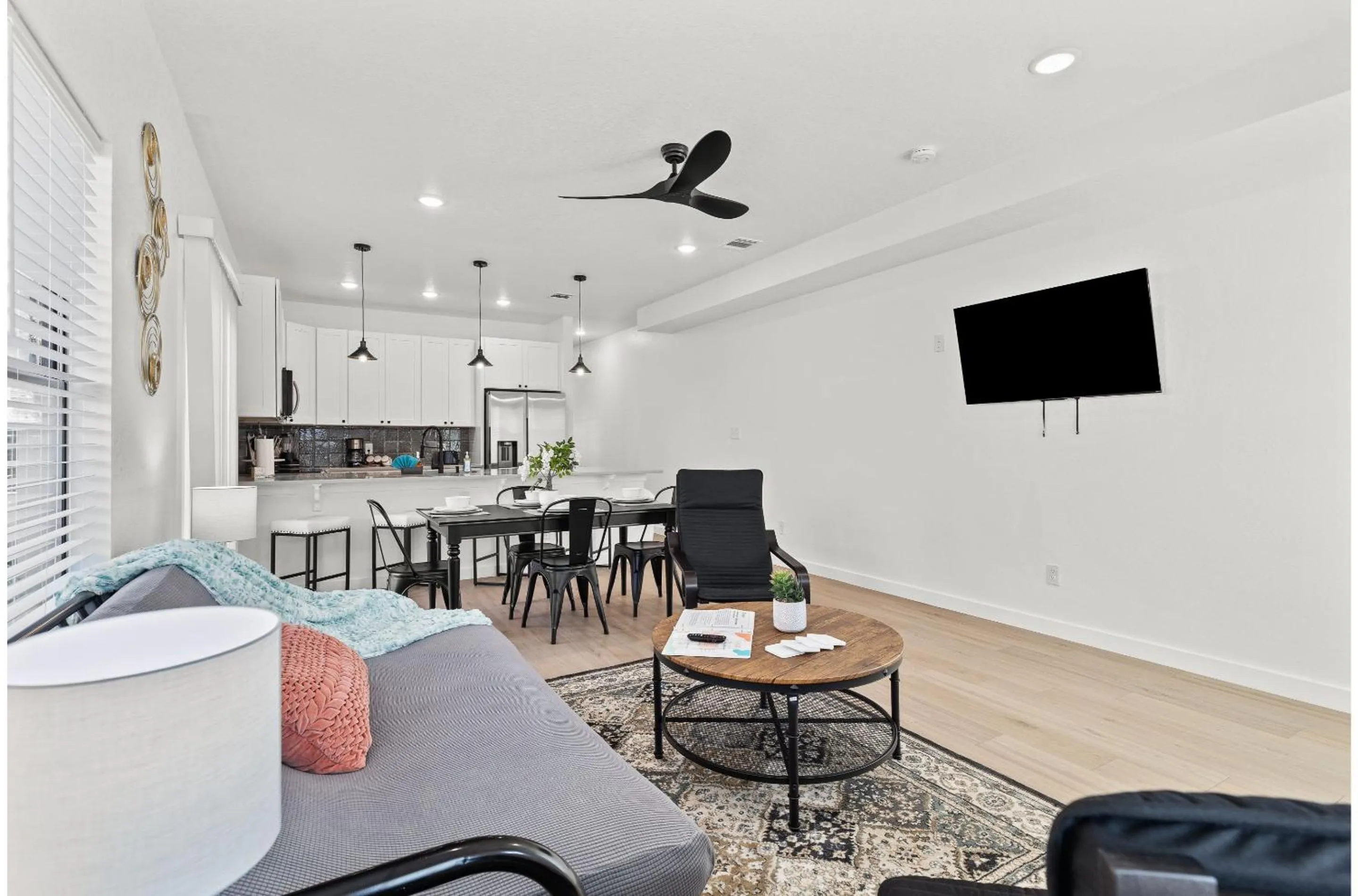 Brand New Relax at 3BR2BA Apt. Near City Center
