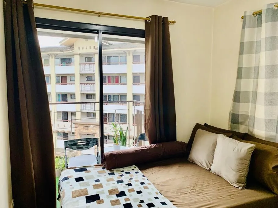 Bed in *Accessible 2BR condo close to SM Marikina/LRT 2*