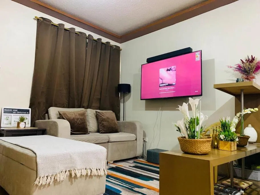 Bed in *Accessible 2BR condo close to SM Marikina/LRT 2*