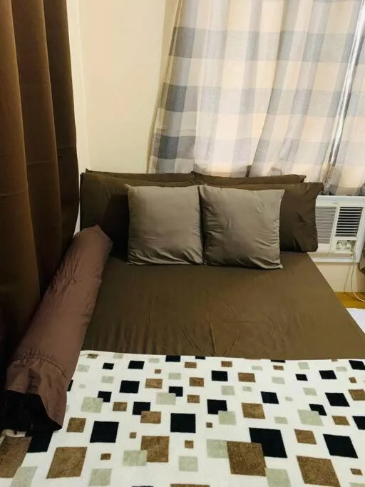 Bed in *Accessible 2BR condo close to SM Marikina/LRT 2*