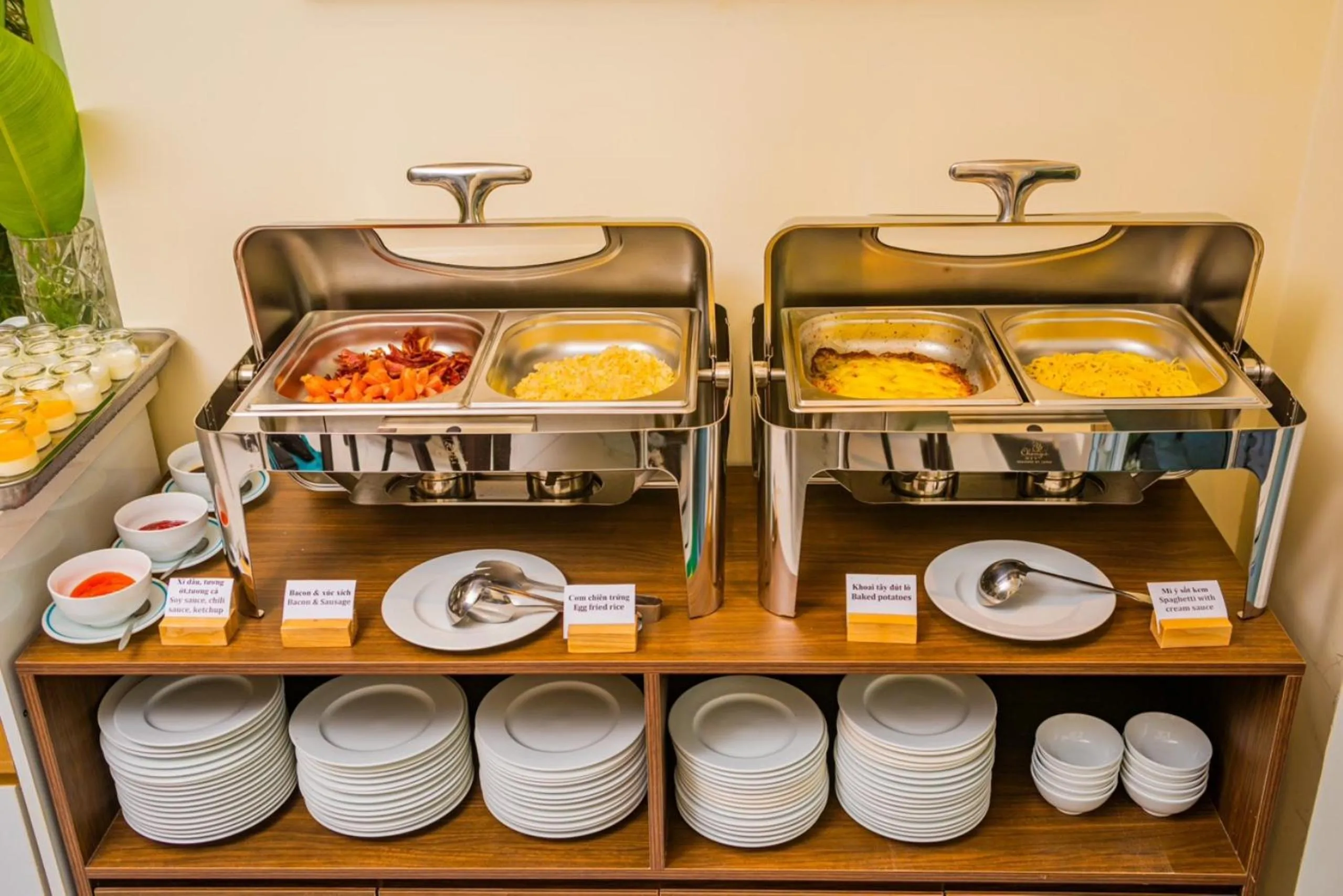 Buffet breakfast in Iris De Villa Hoi An