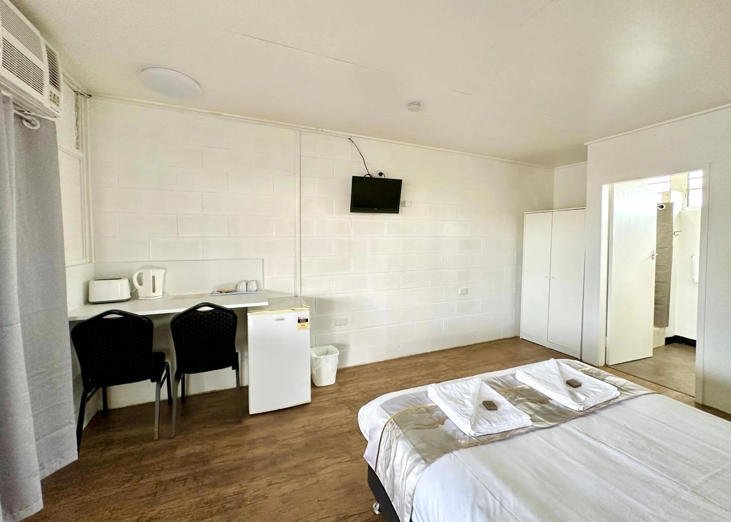 Sawmill Hotel Motel