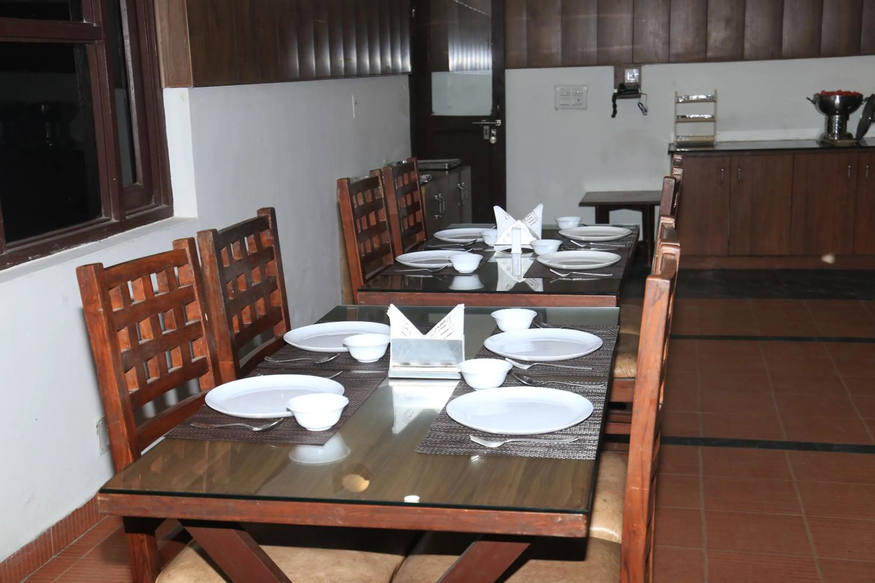 Dining area in Corbett Paradiso Resort Dikhuli