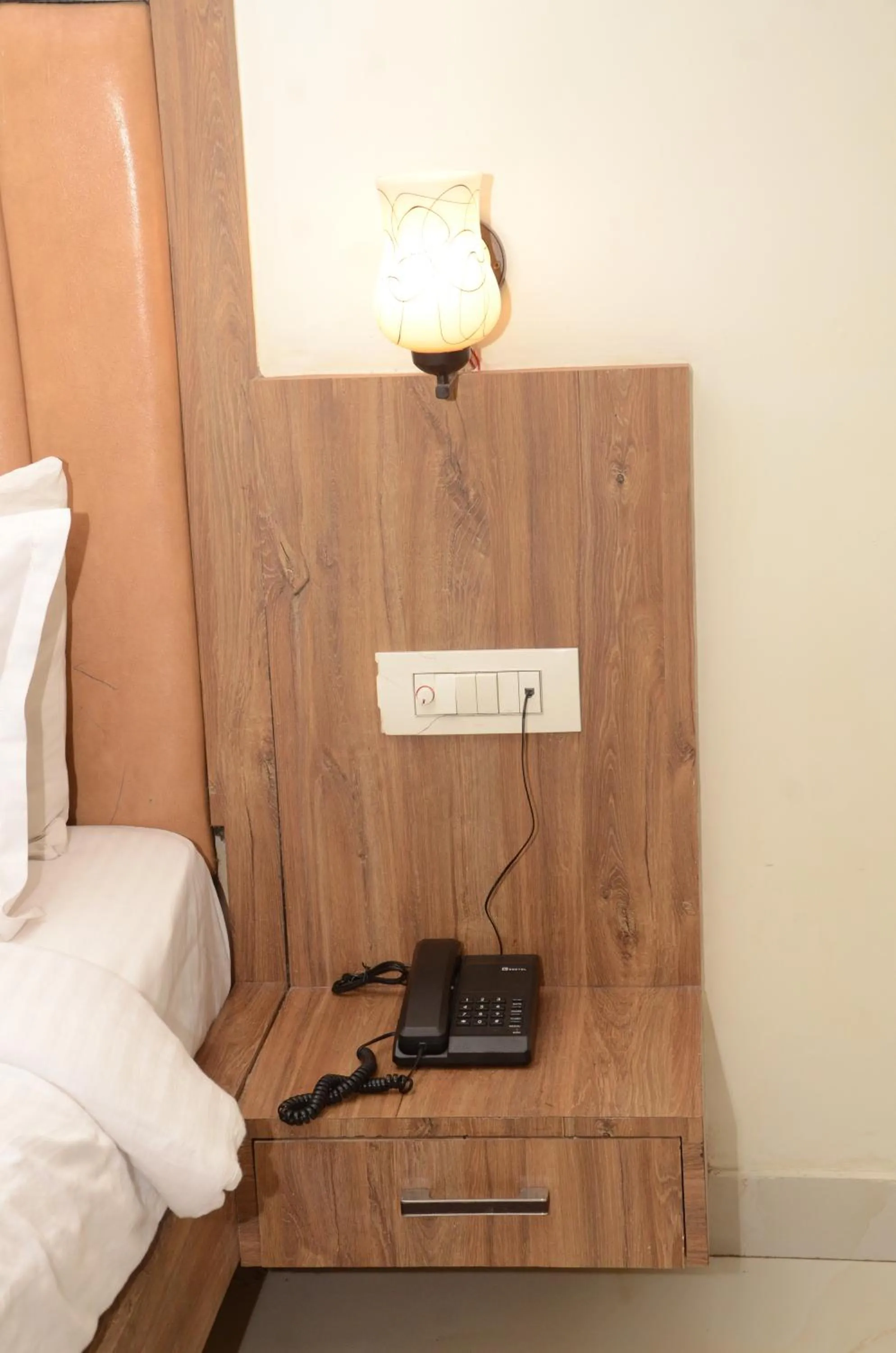 wardrobe, Bed in Corbett Paradiso Resort Dikhuli