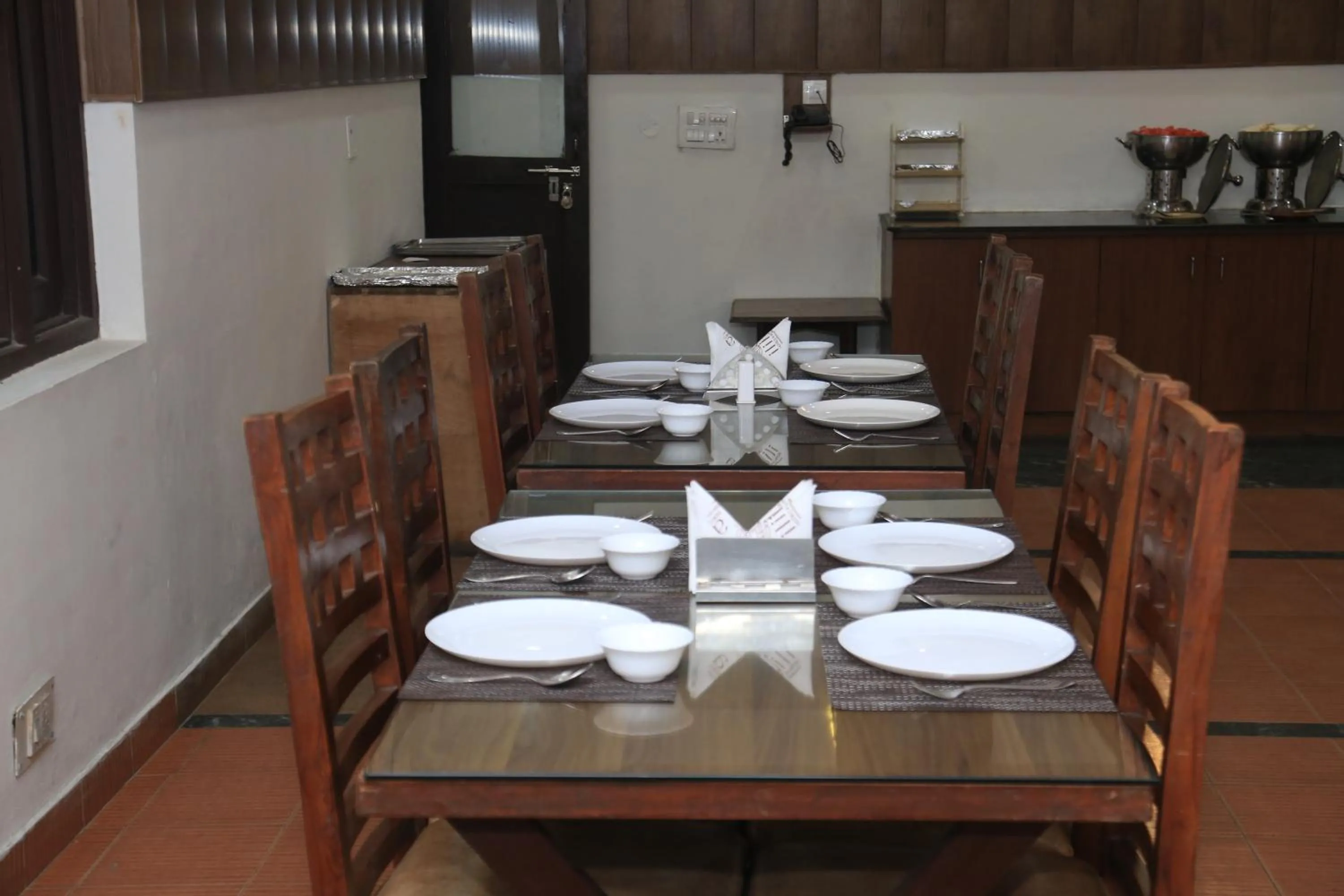 Dining area in Corbett Paradiso Resort Dikhuli