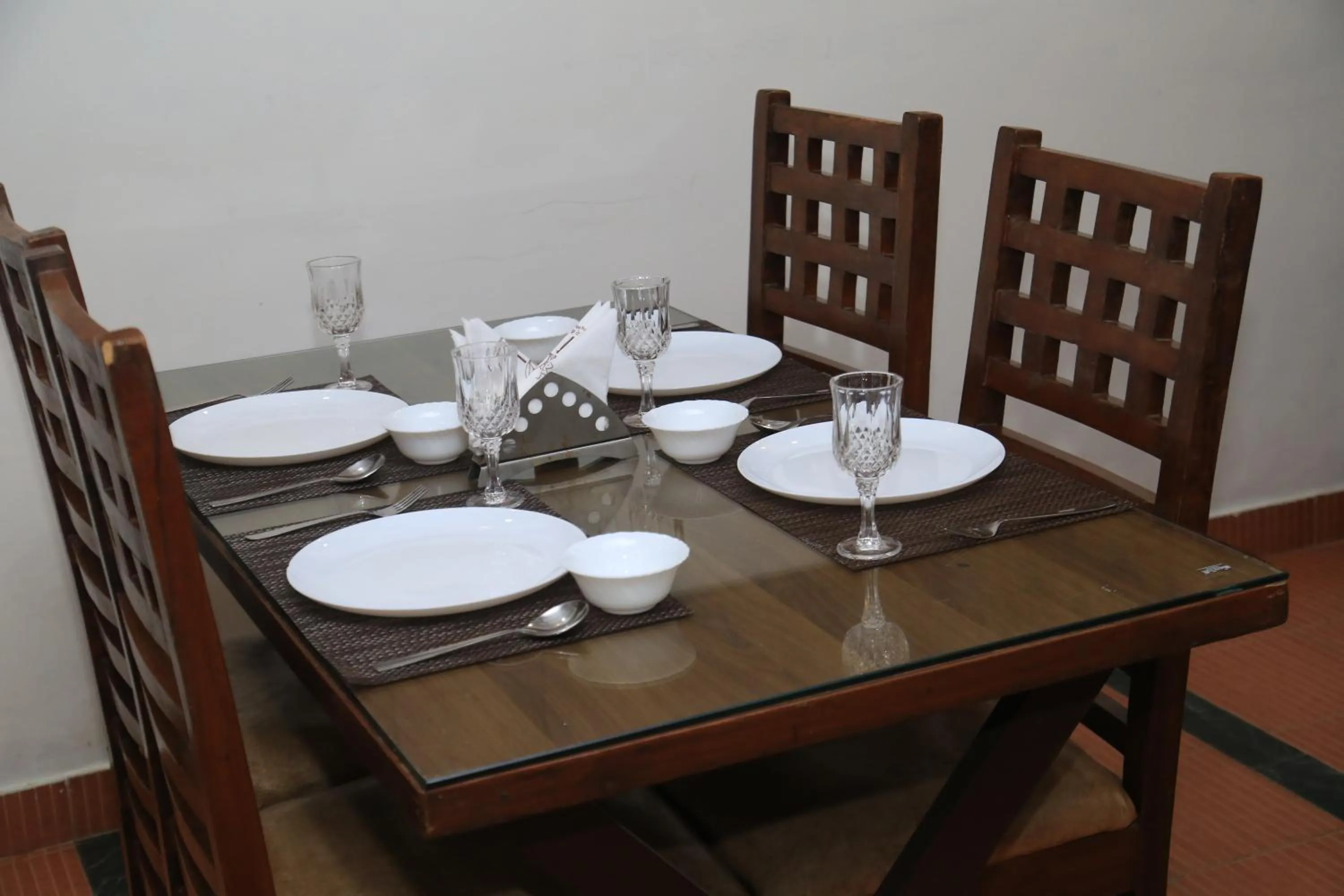 Dining area in Corbett Paradiso Resort Dikhuli