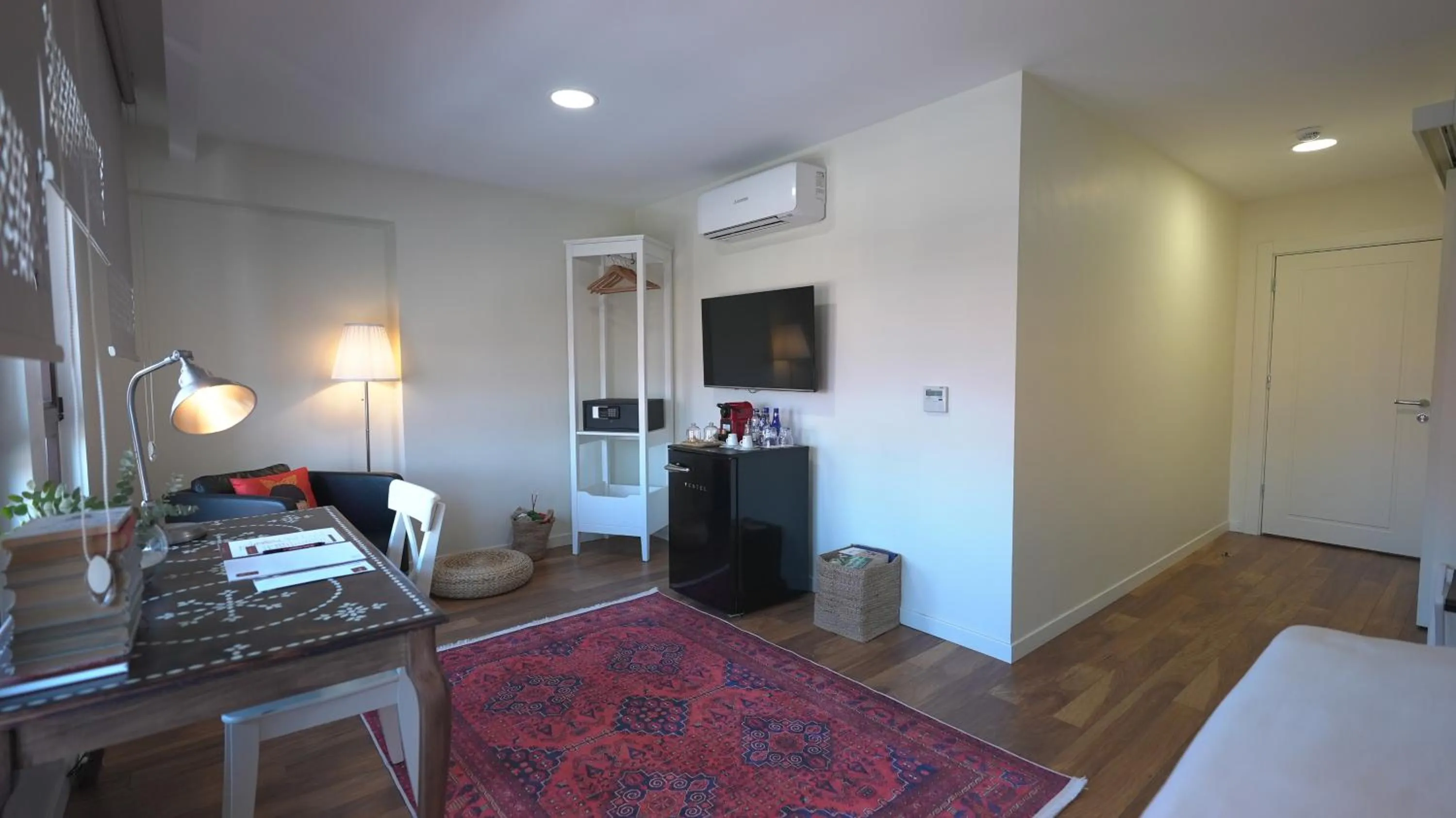 TV and multimedia in Pertevniyal Aziziye Hotel