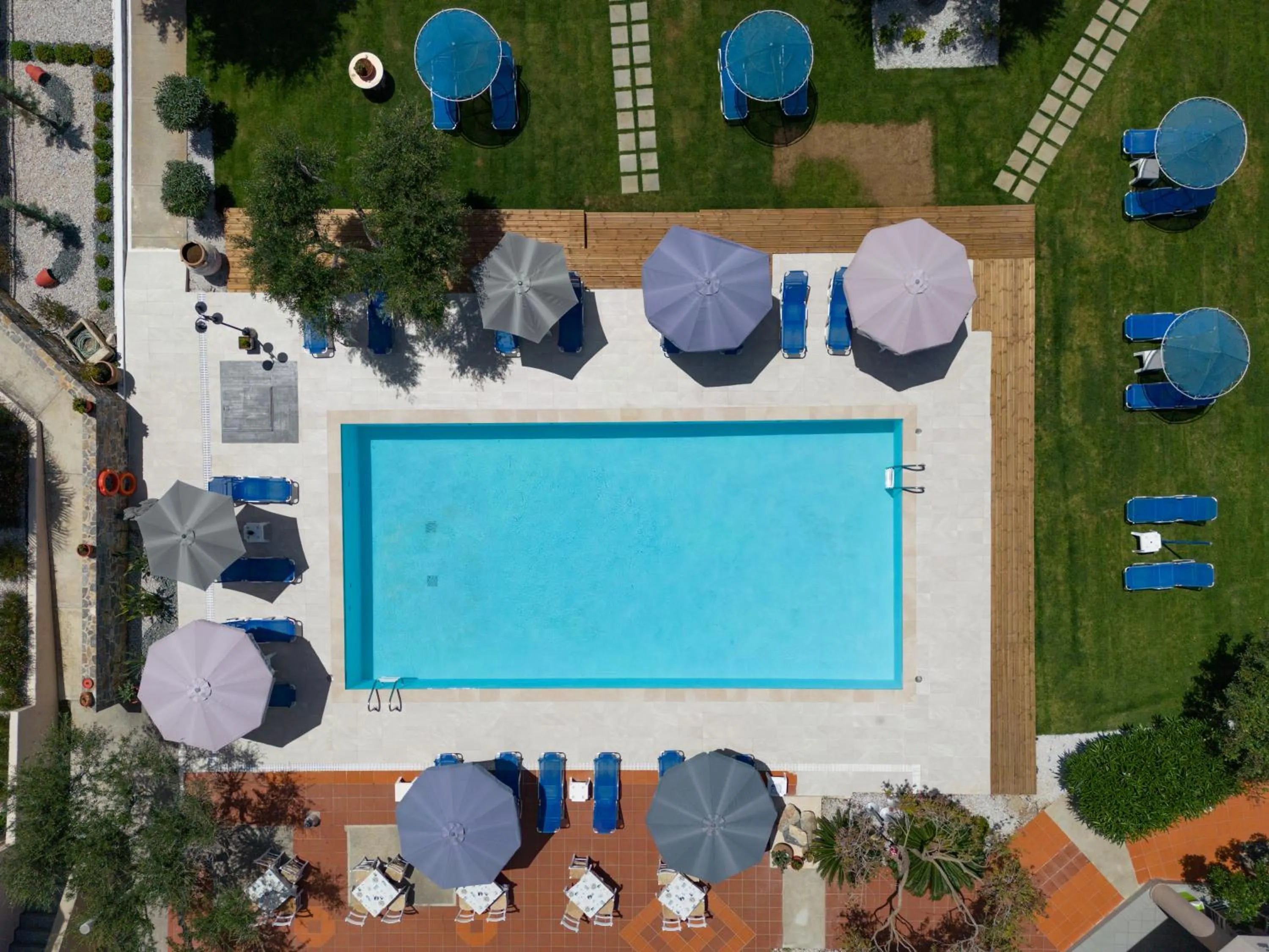 Property building in Creteco Hotel & Suites