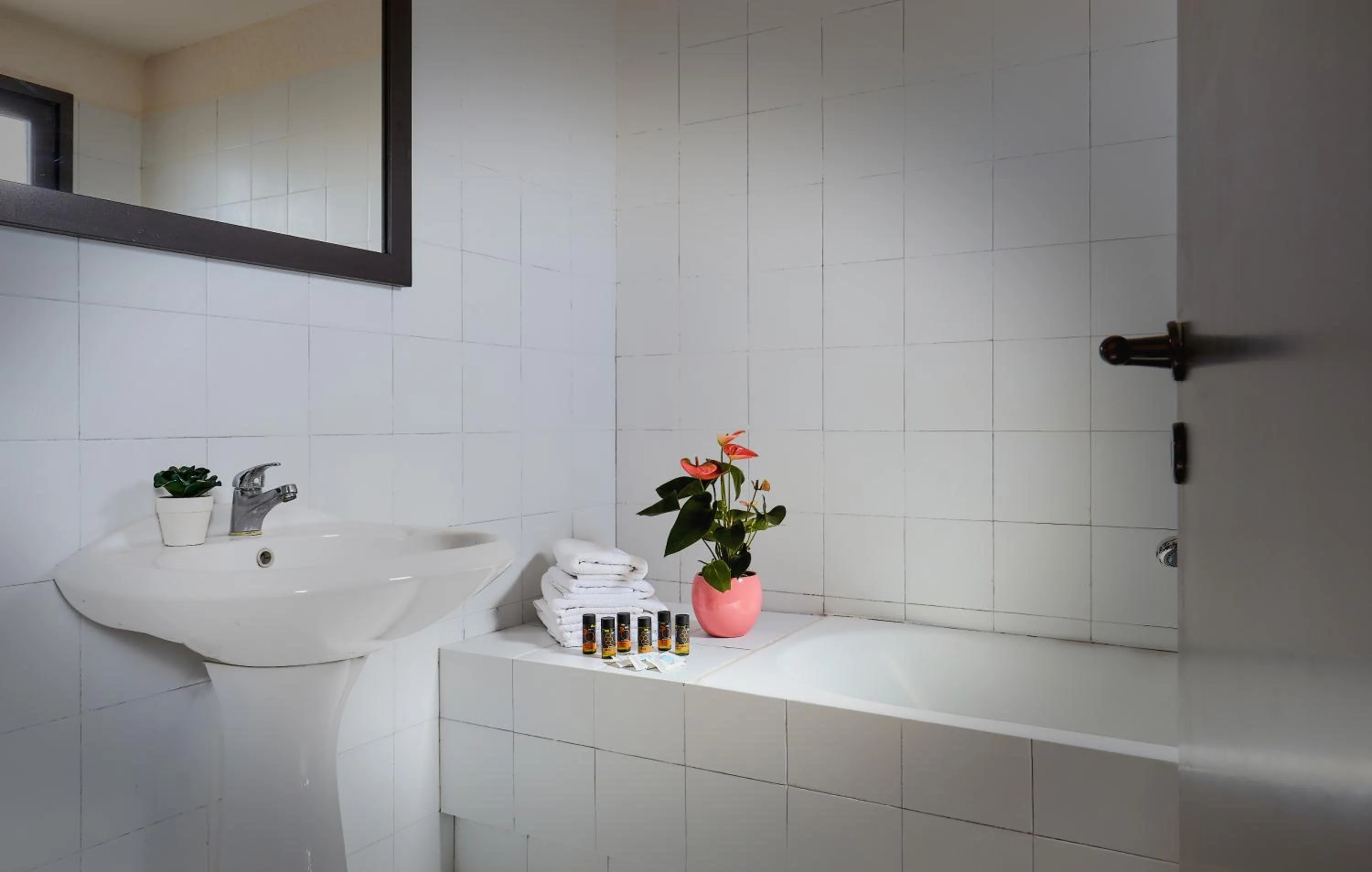 Bathroom in Creteco Hotel & Suites