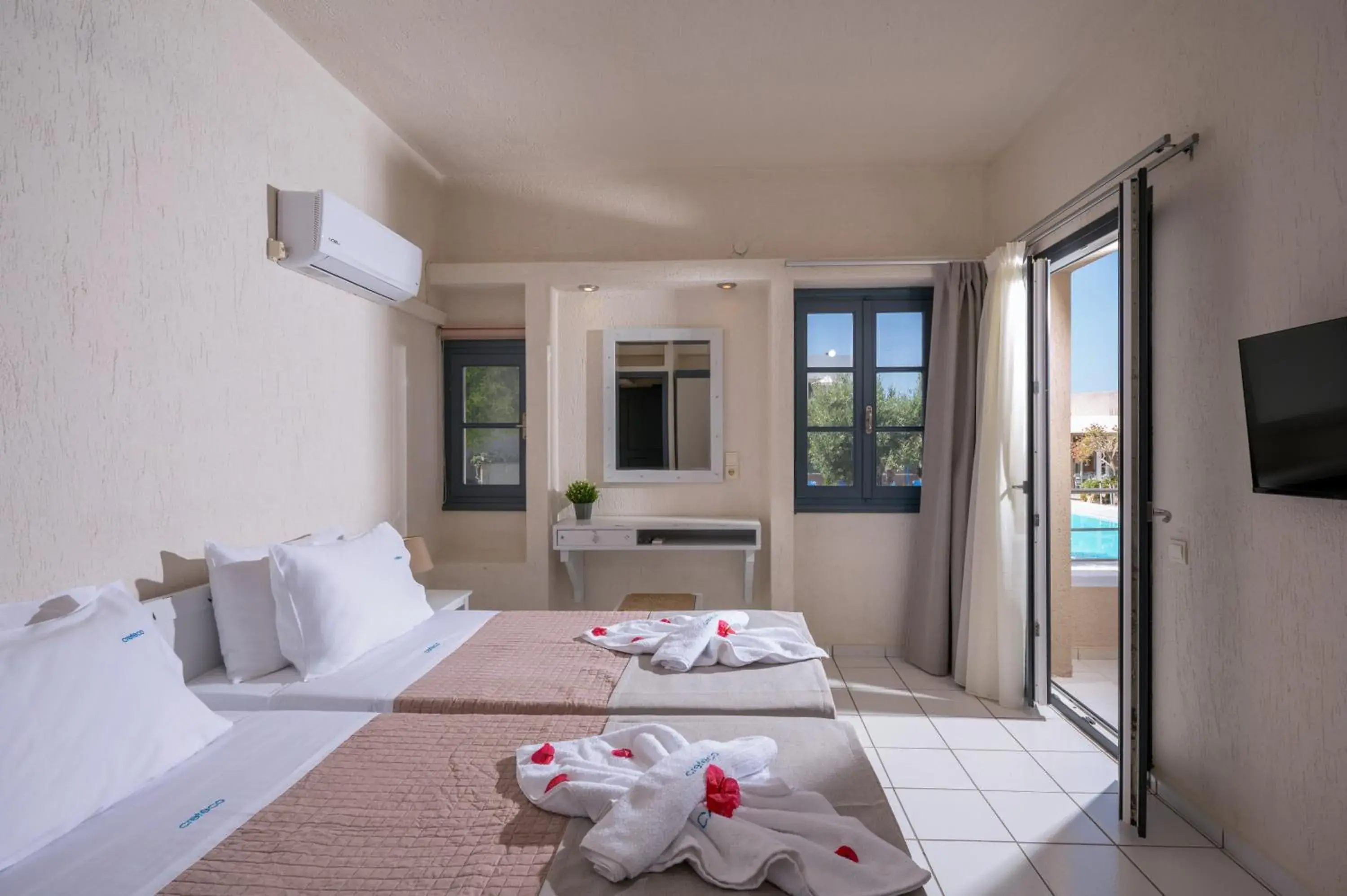 One-Bedroom Apartment with Pool View in Creteco Hotel & Suites One-Bedroom Apartment with Pool View in Creteco Hotel & Suites