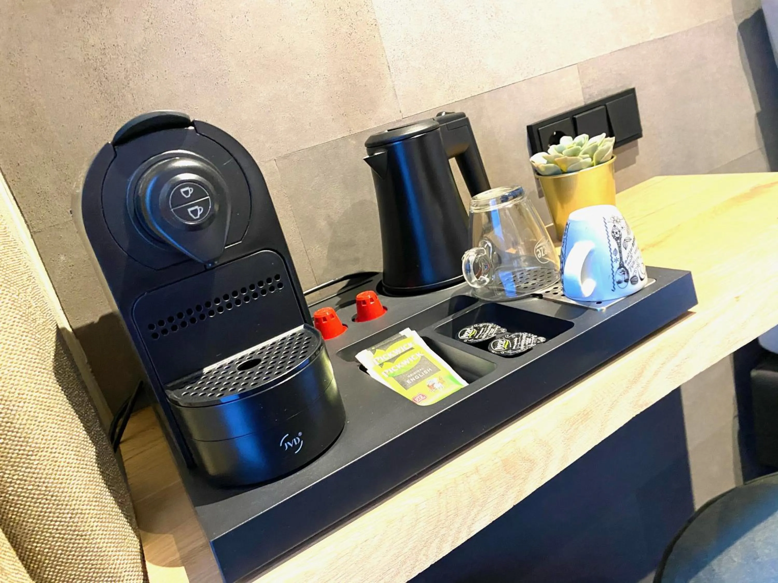 Coffee/tea facilities in Hotel de Prince