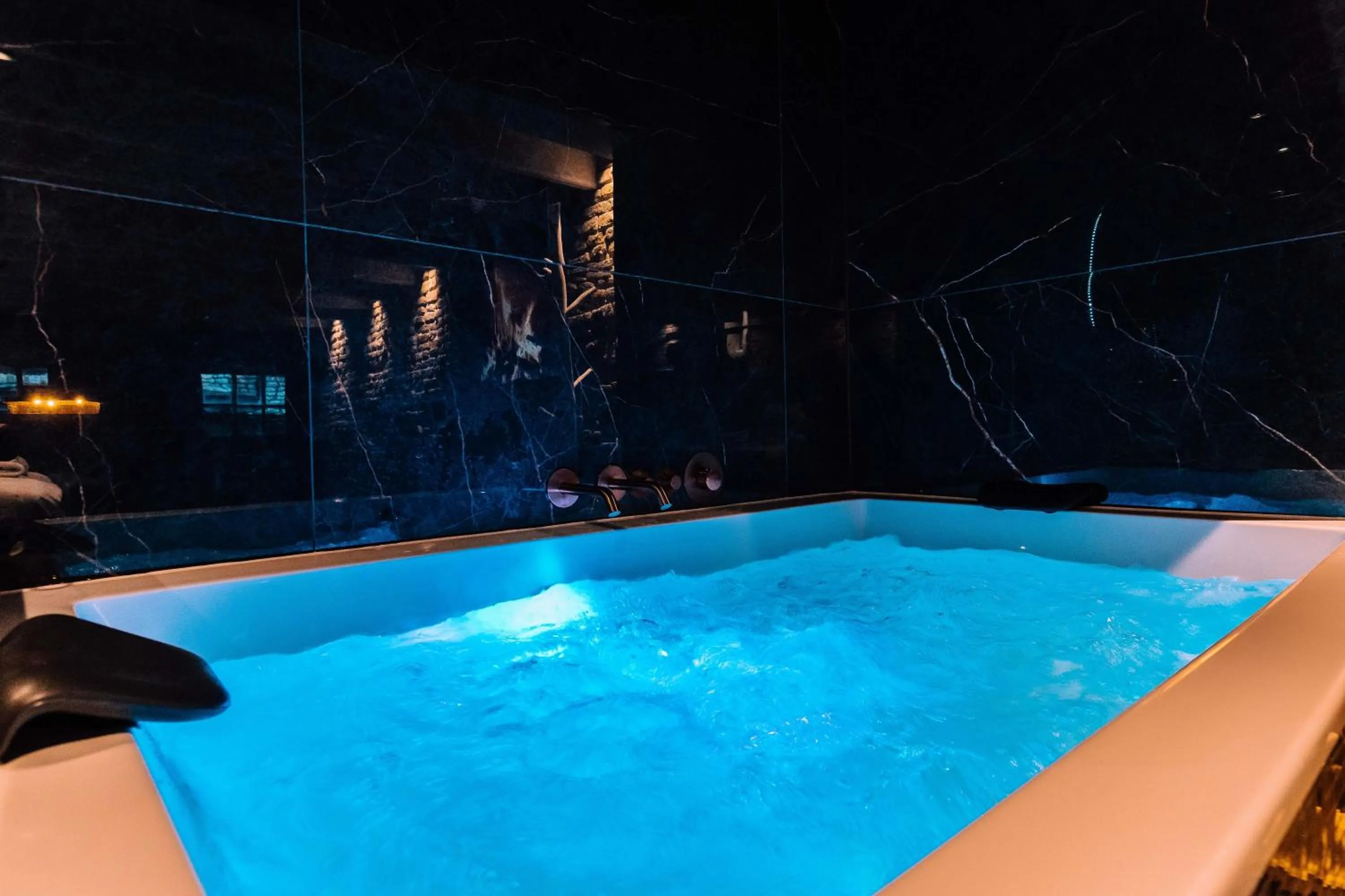 Hot Tub in Hotel de Prince