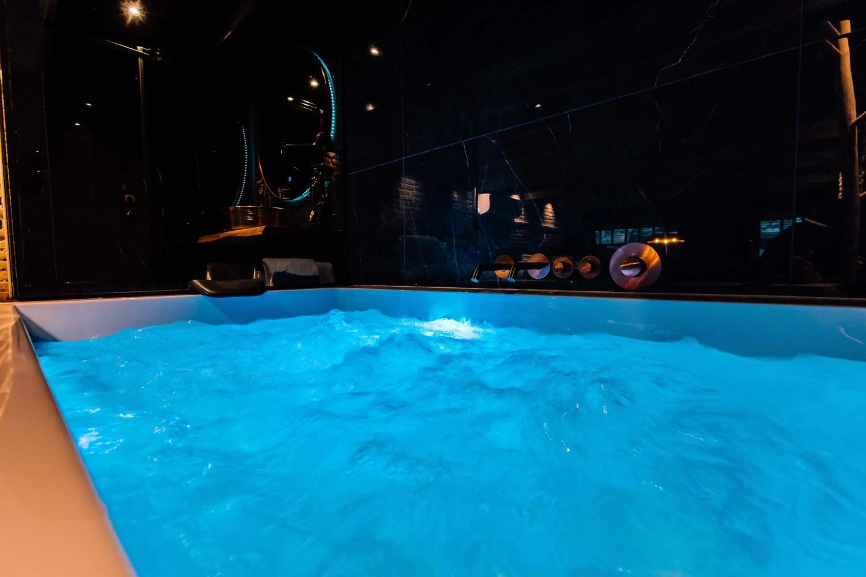 Hot Tub in Hotel de Prince