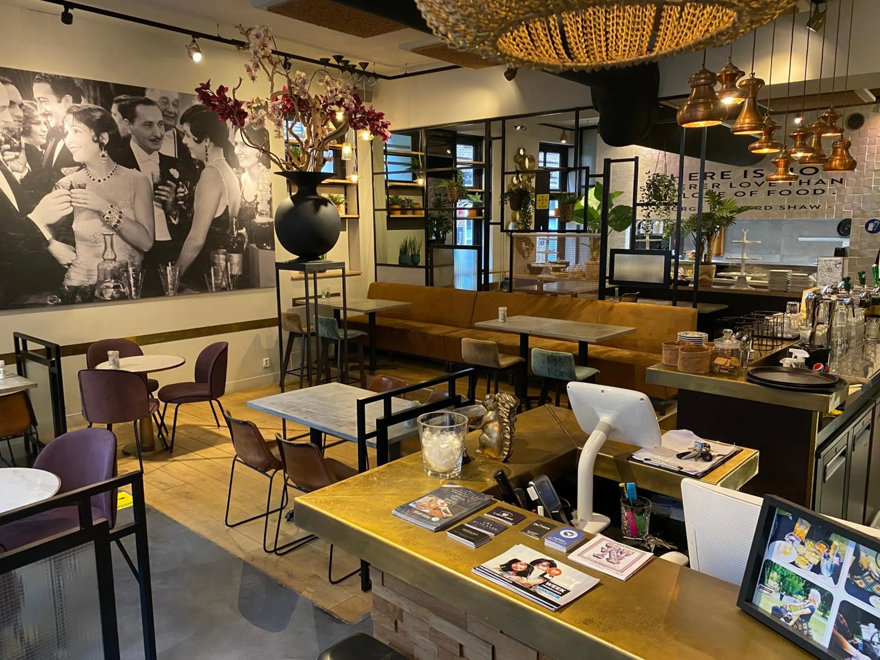 Restaurant/places to eat in Hotel de Prince