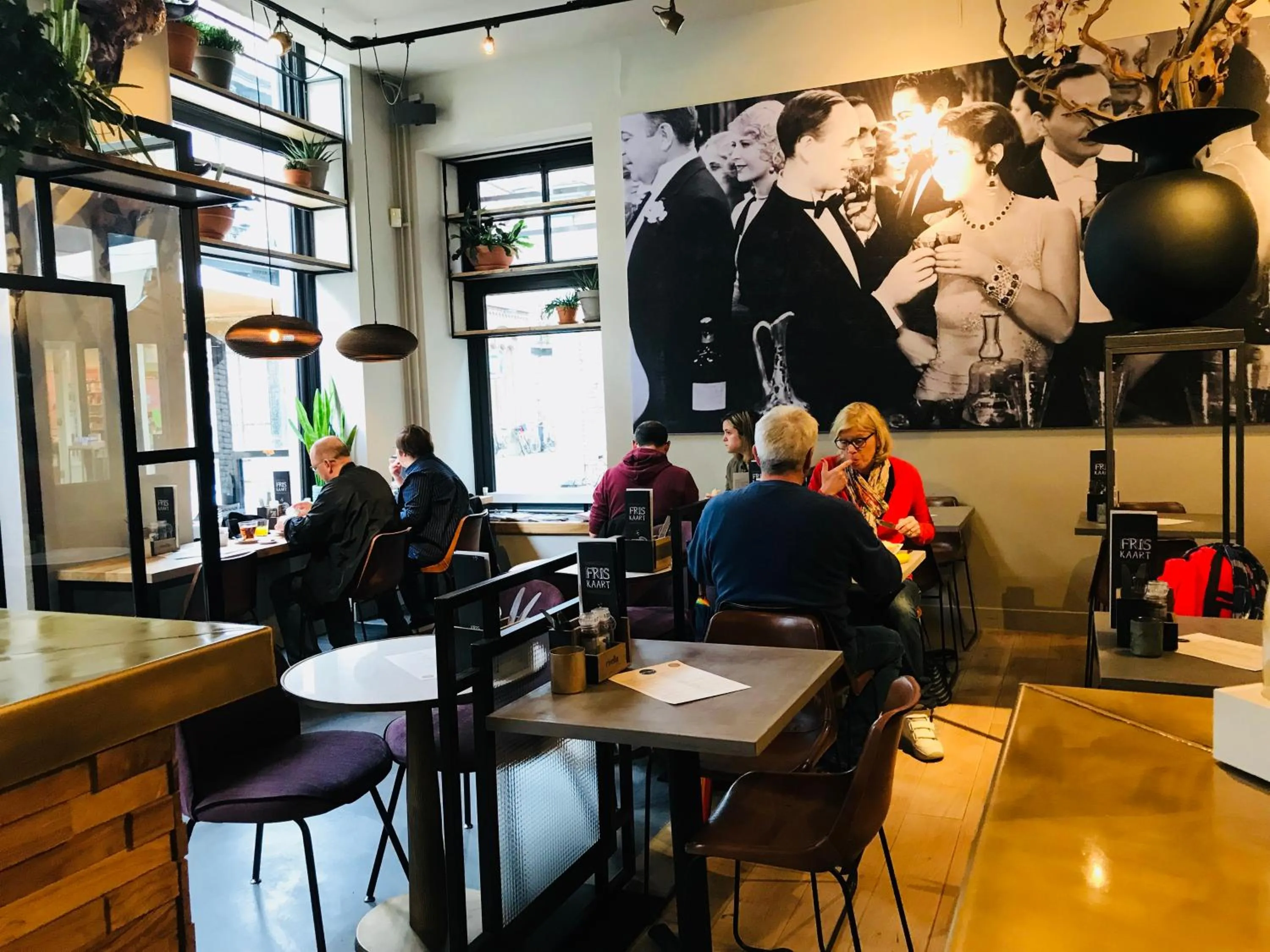 Restaurant/places to eat in Hotel de Prince