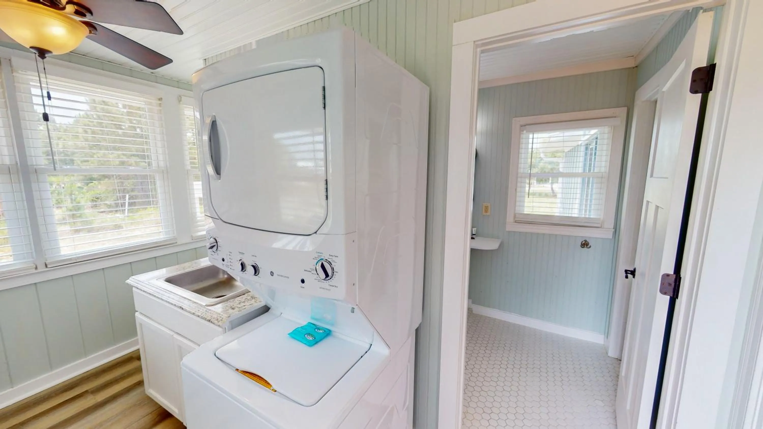 laundry in Recently Updated Home w/ Private Pier/Boat Slip