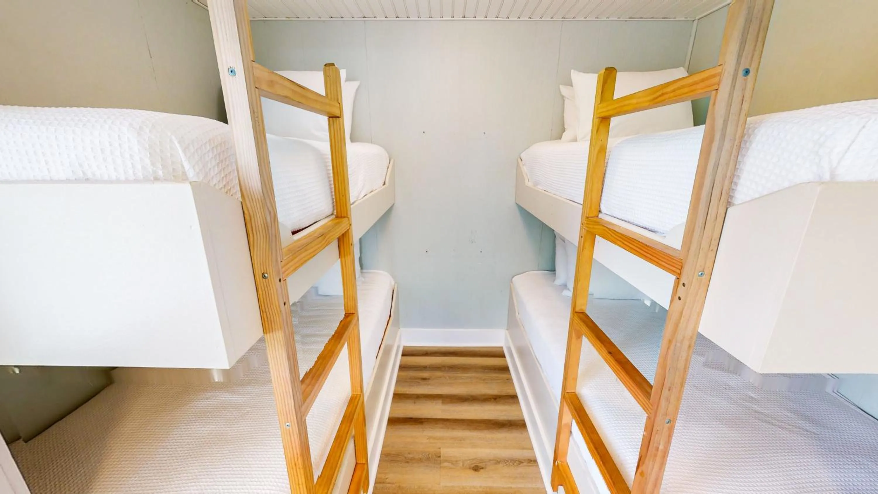Bed in Recently Updated Home w/ Private Pier/Boat Slip