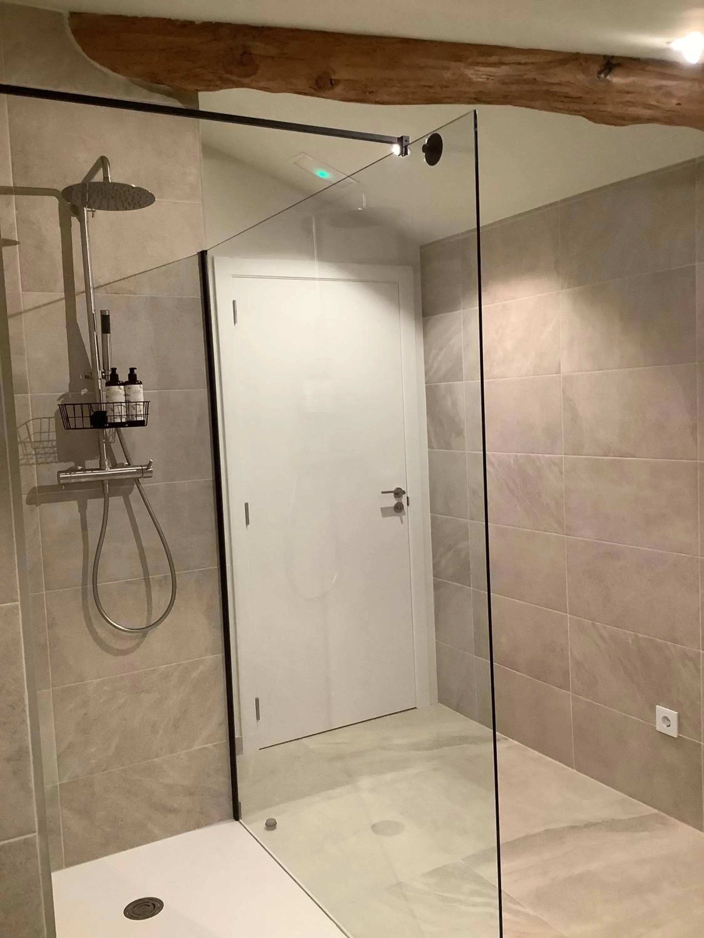 Shower in Hotel Finca La Mixtura, Restaurant Mélange