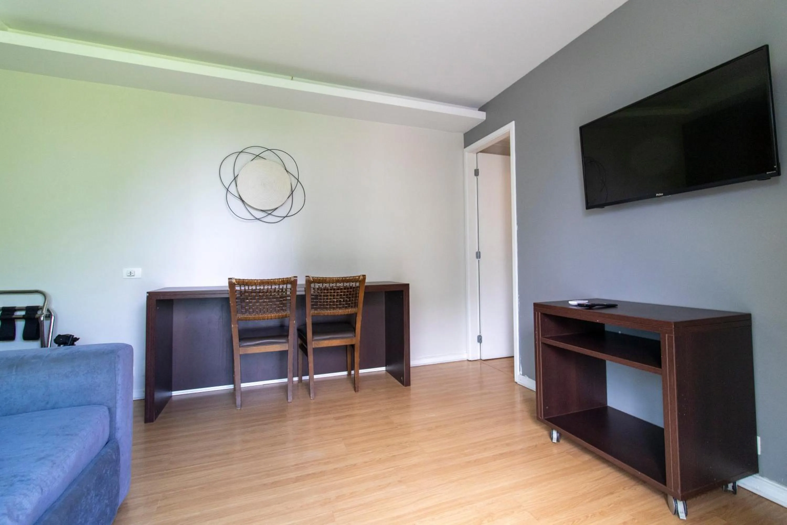 Communal lounge/ TV room in Anna Suites Arpoador