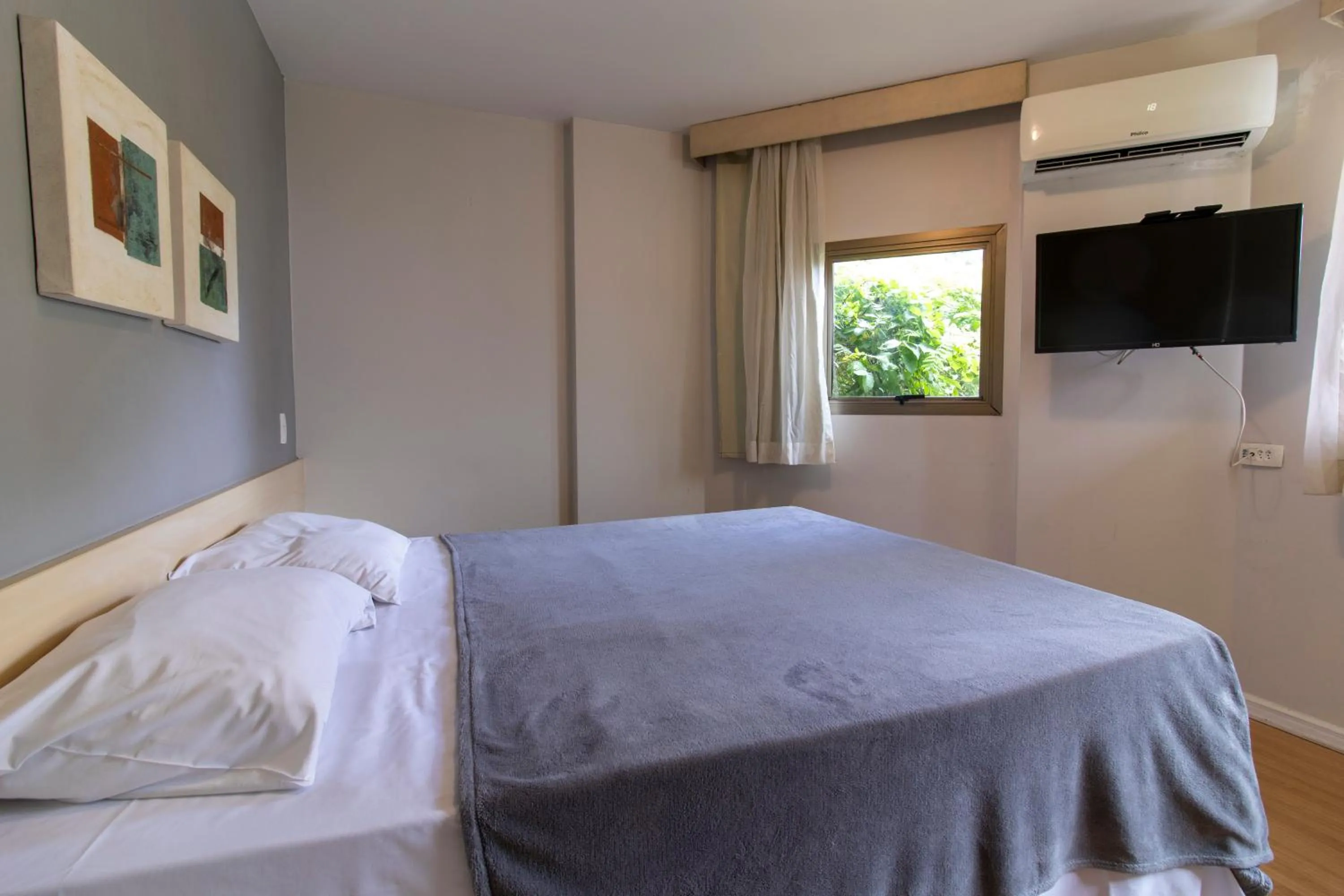 Photo of the whole room, Bed in Anna Suites Arpoador