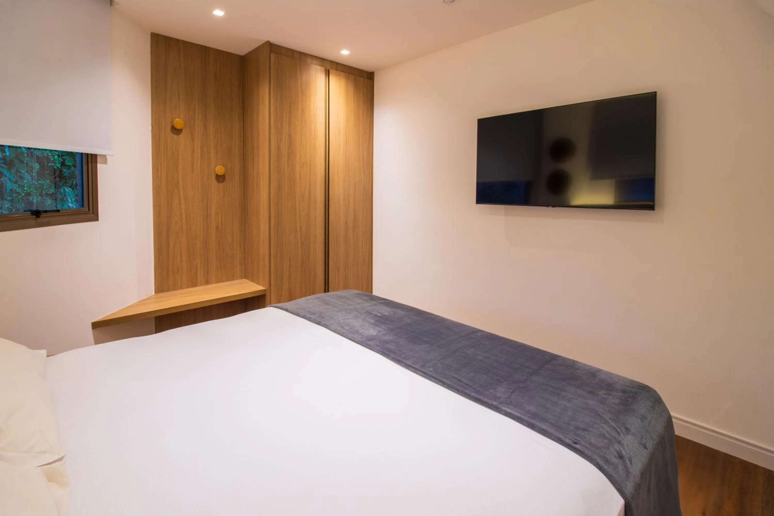 Photo of the whole room, Bed in Anna Suites Arpoador