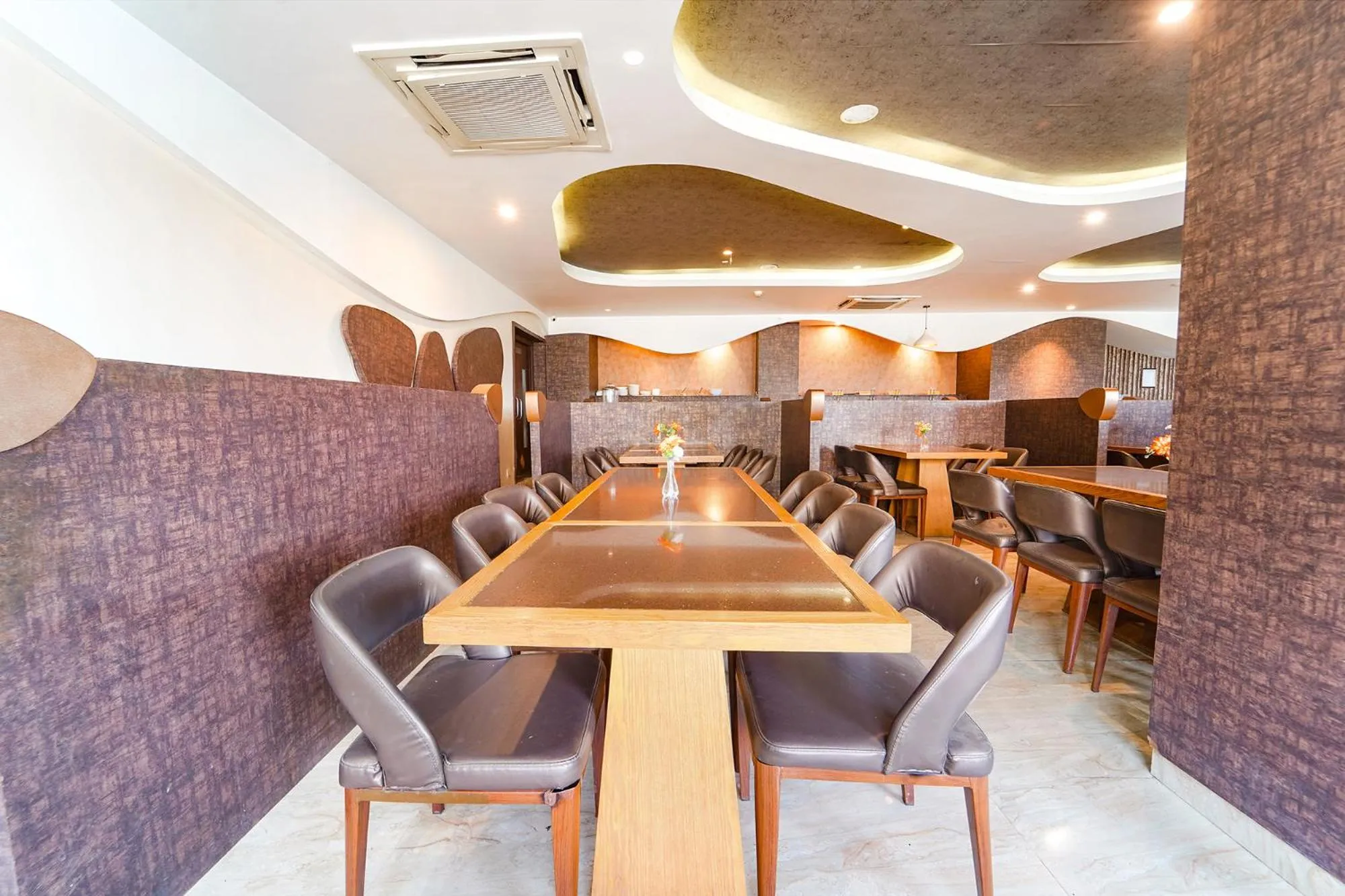 Restaurant/places to eat in Oriva Nestlay Rooms Ramnad