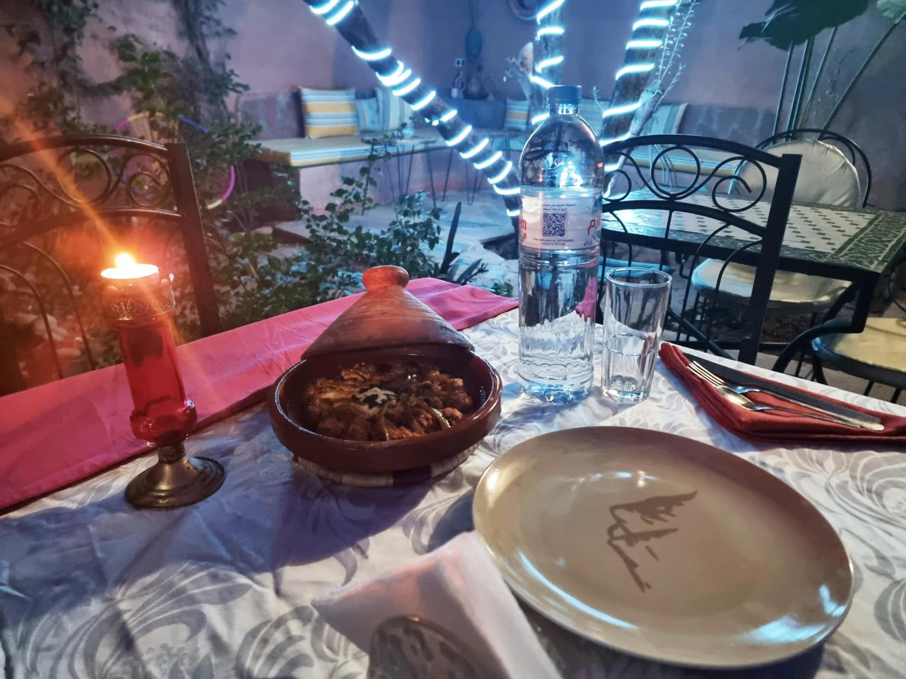 Restaurant/places to eat in Hôtel Villa des étoiles