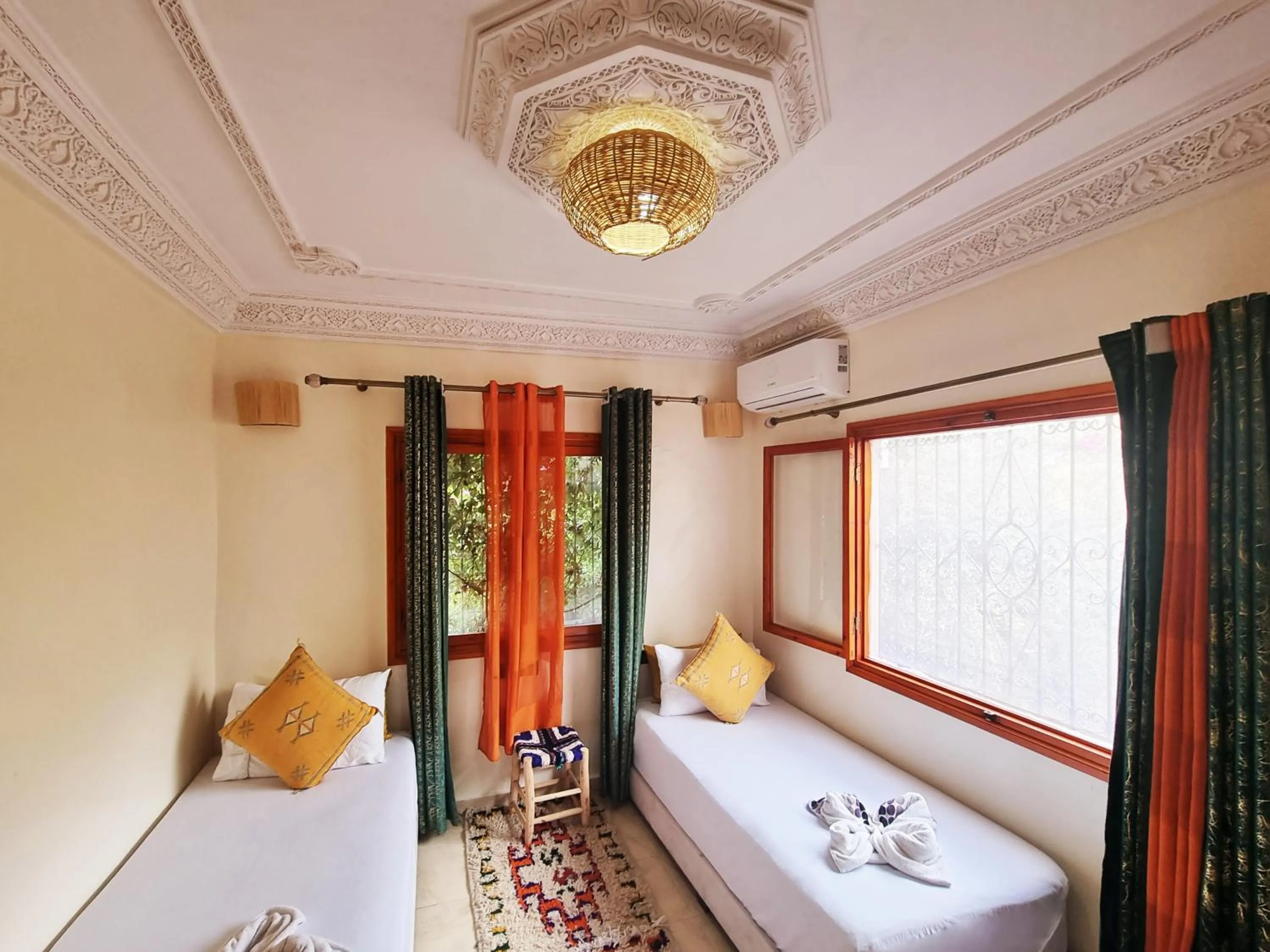 Bed in Hôtel Villa des étoiles