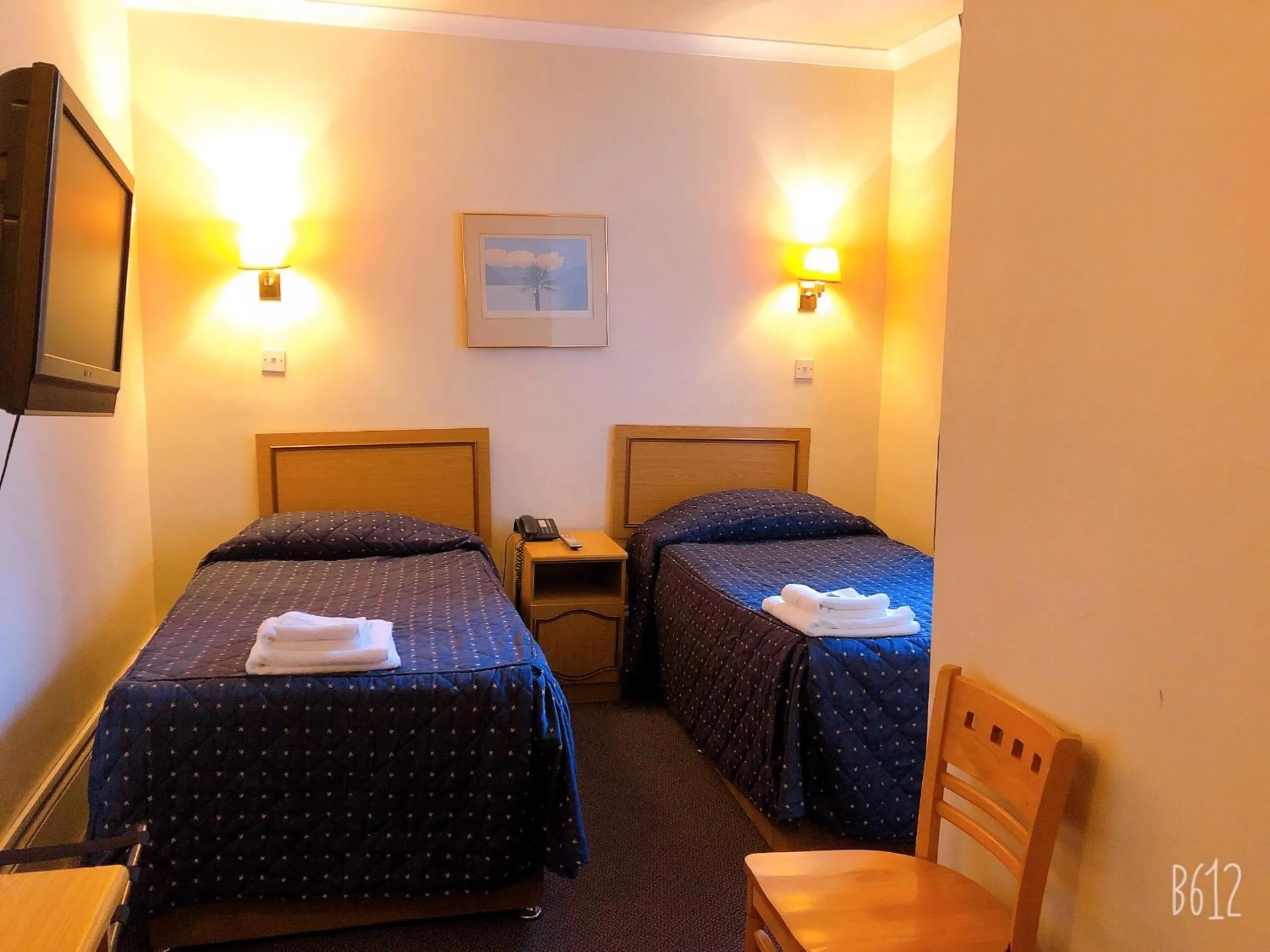 Bed in The Brompton Hotel