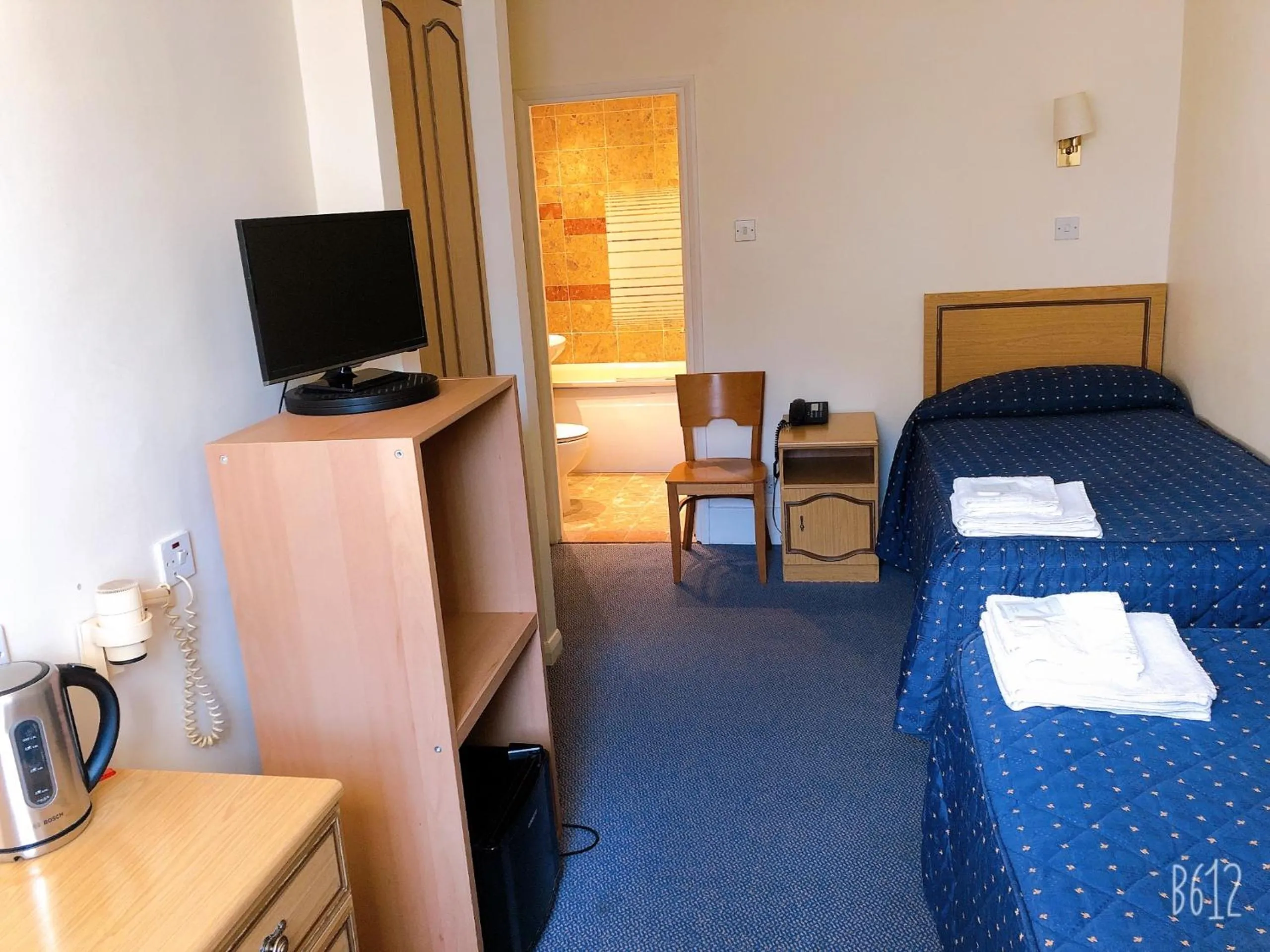 Bed in The Brompton Hotel