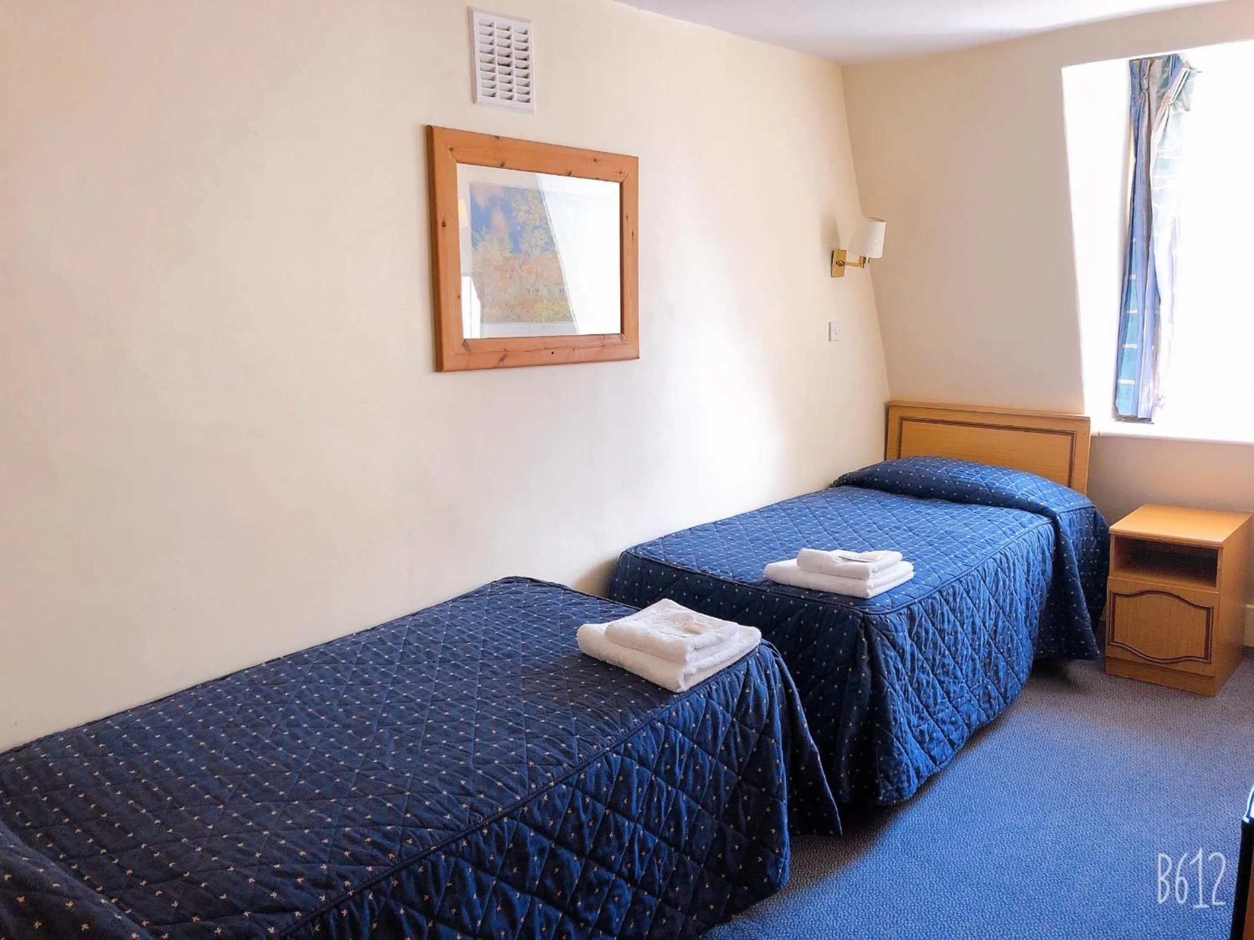 Bed in The Brompton Hotel