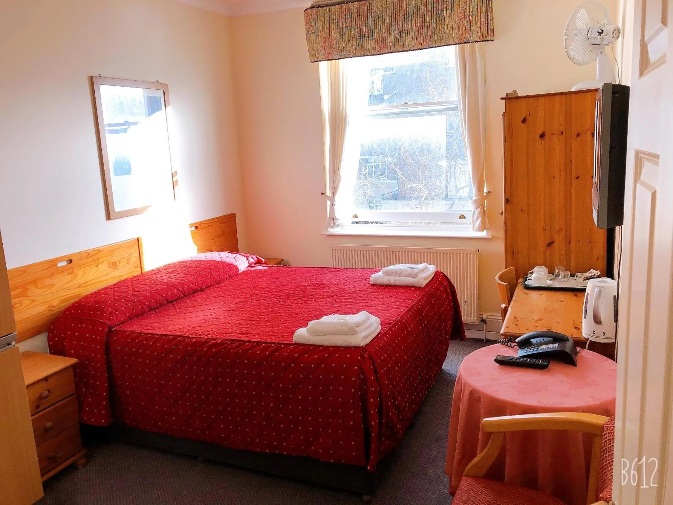 Bed in The Brompton Hotel