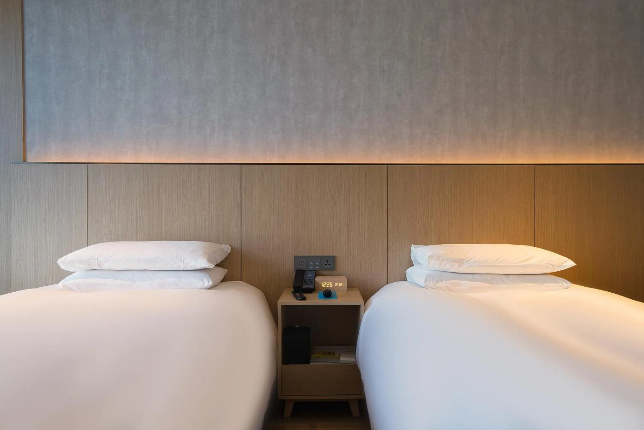 Bed in L7 HAEUNDAE by LOTTE HOTELS