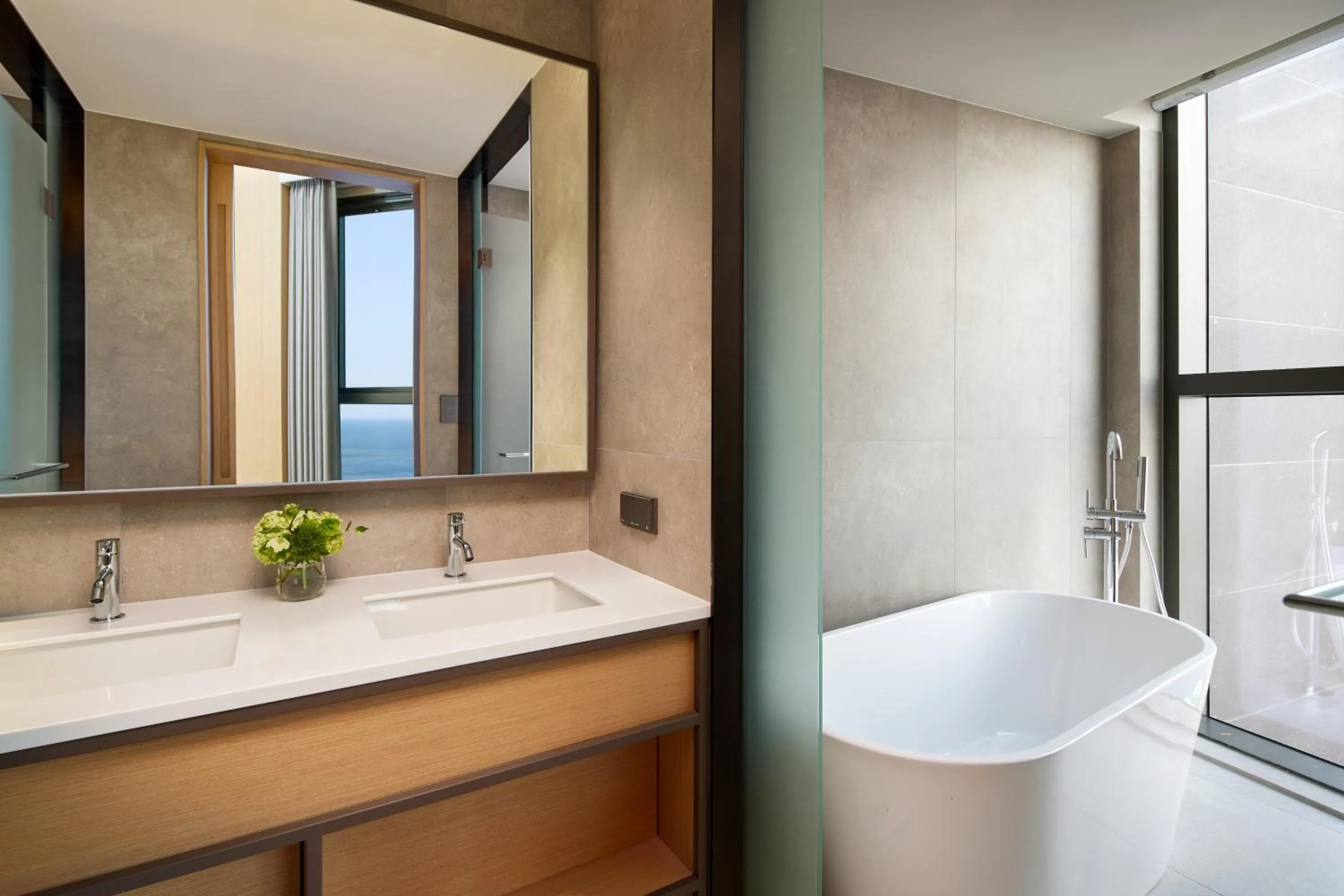 Bathroom in L7 HAEUNDAE by LOTTE HOTELS