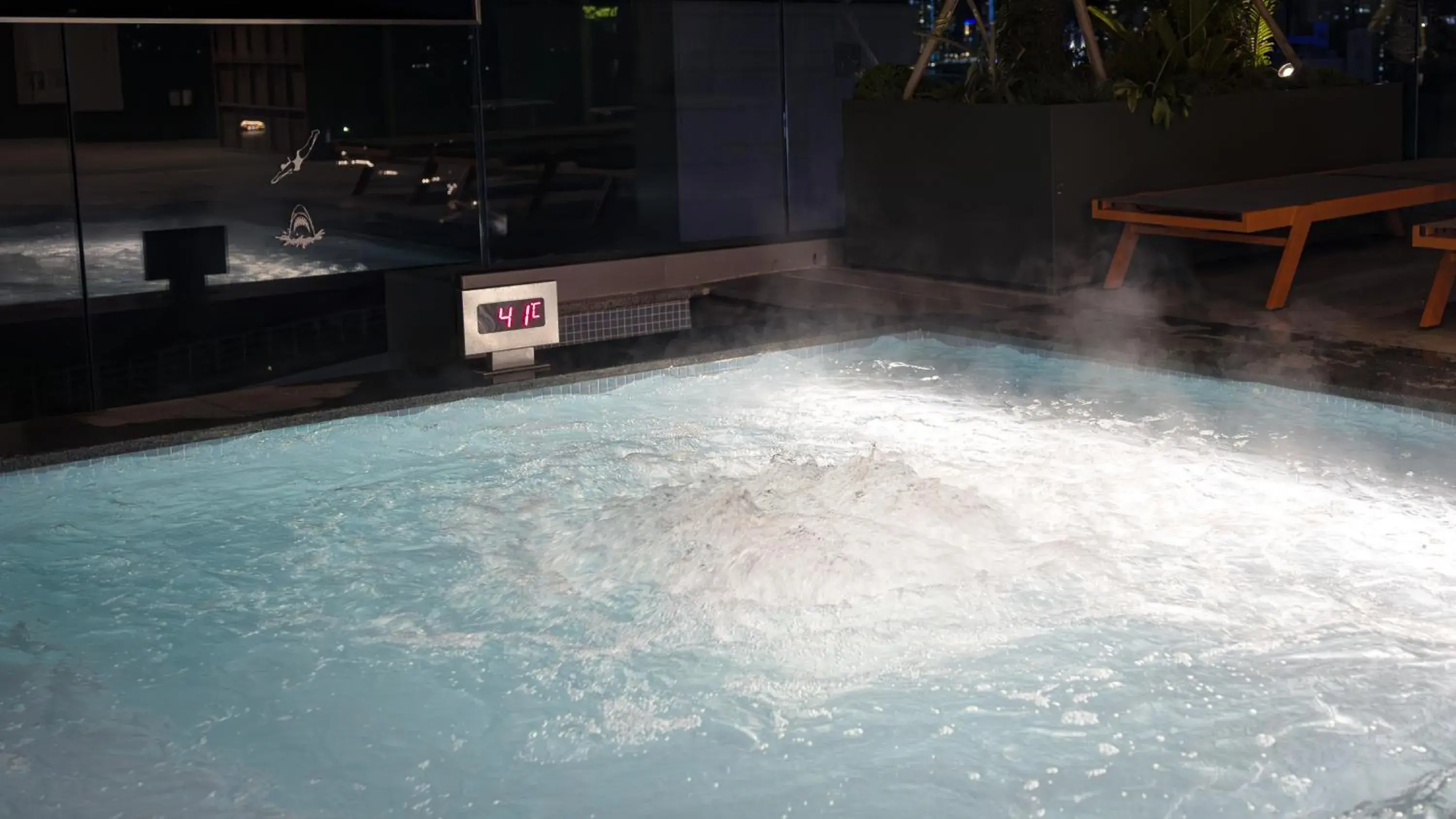 Swimming pool in L7 HAEUNDAE by LOTTE HOTELS Swimming pool in L7 HAEUNDAE by LOTTE HOTELS