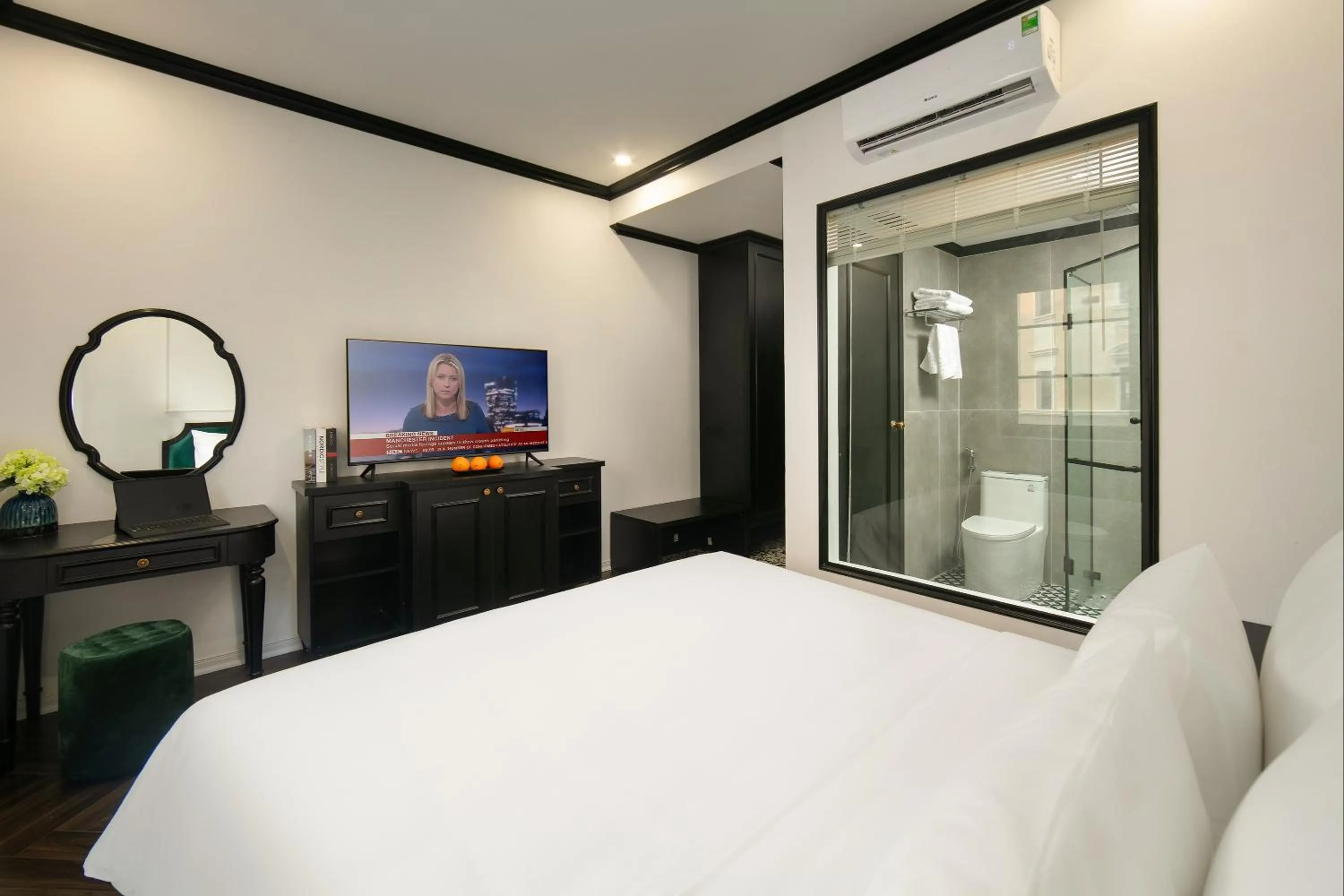 Bedroom, Bed in Elegant Boutique Hotel Ha Long