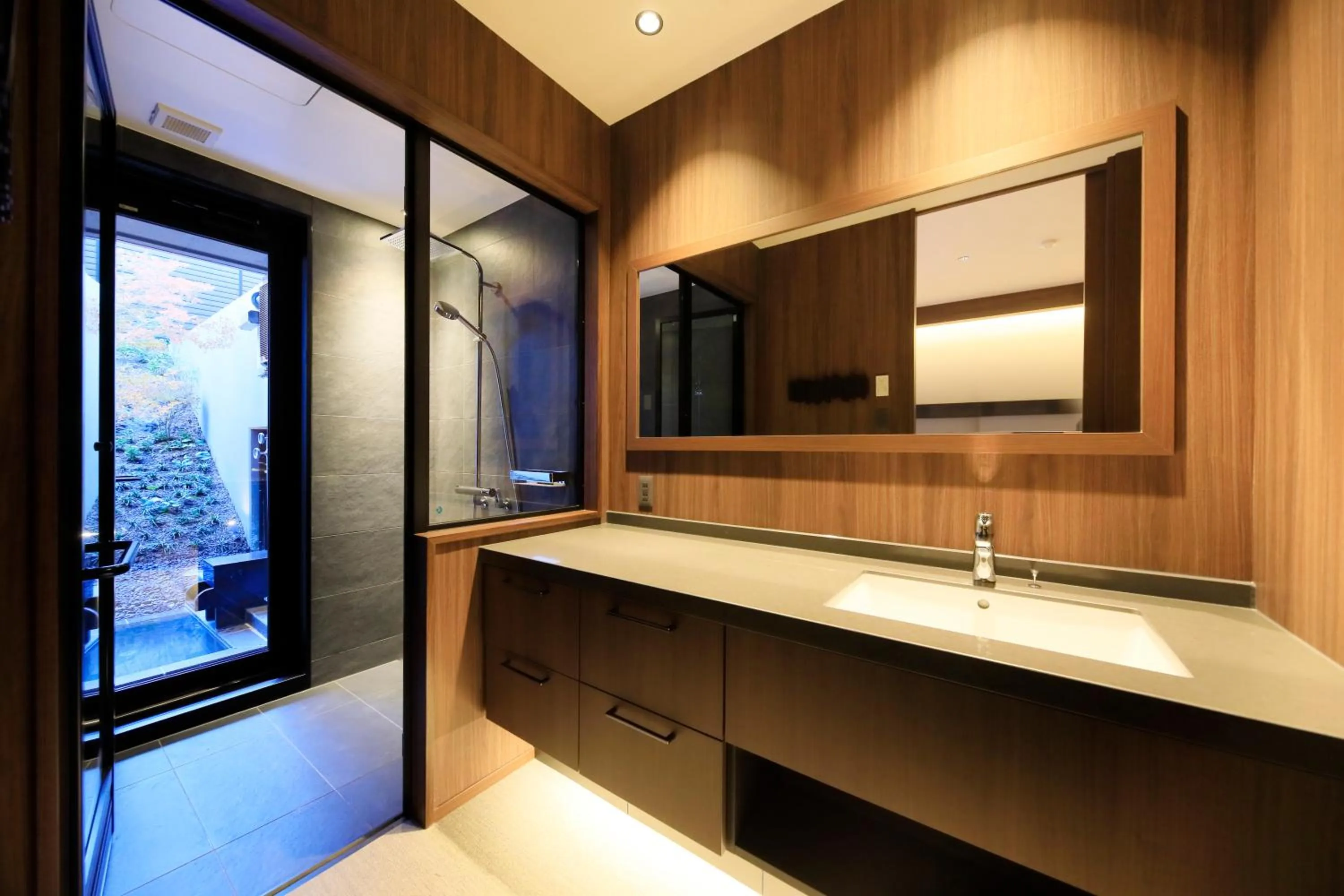 Shower in Blisstia Hakone Sengokuhara Adult only