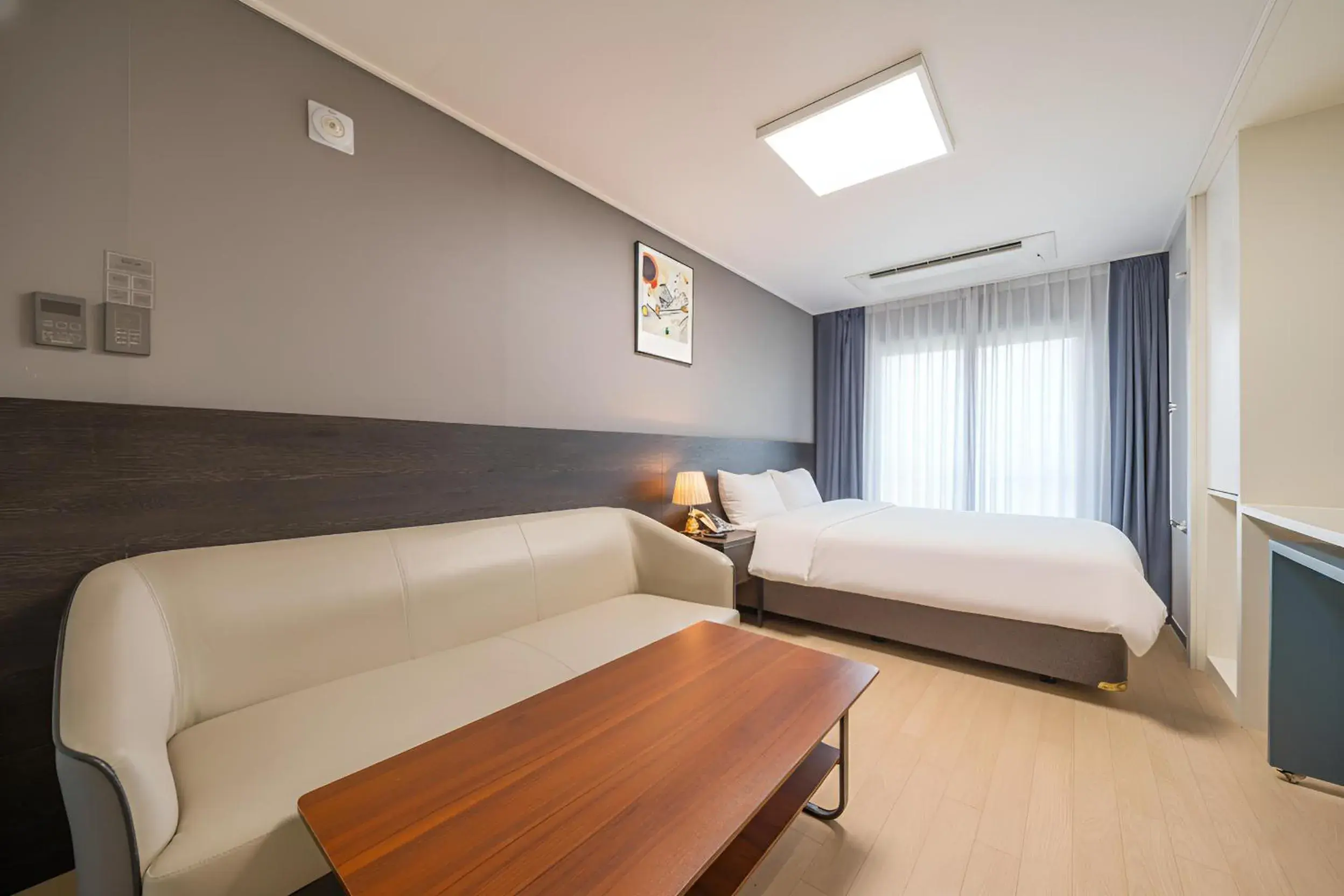 Decorative detail, Bed in Sokcho Chonpines Beach Hotel Decorative detail, Bed in Sokcho Chonpines Beach Hotel