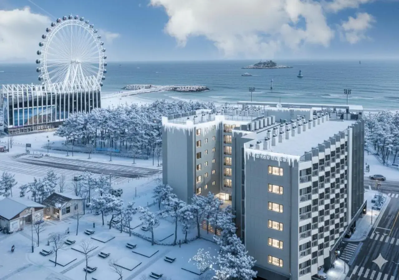 Property building in Sokcho Chonpines Beach Hotel Property building in Sokcho Chonpines Beach Hotel