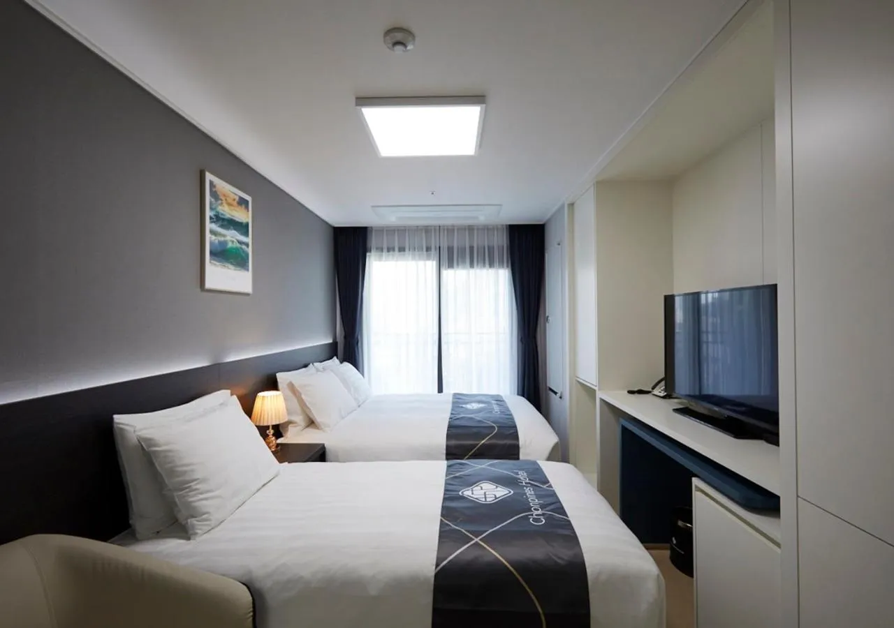 Bed in Sokcho Chonpines Beach Hotel