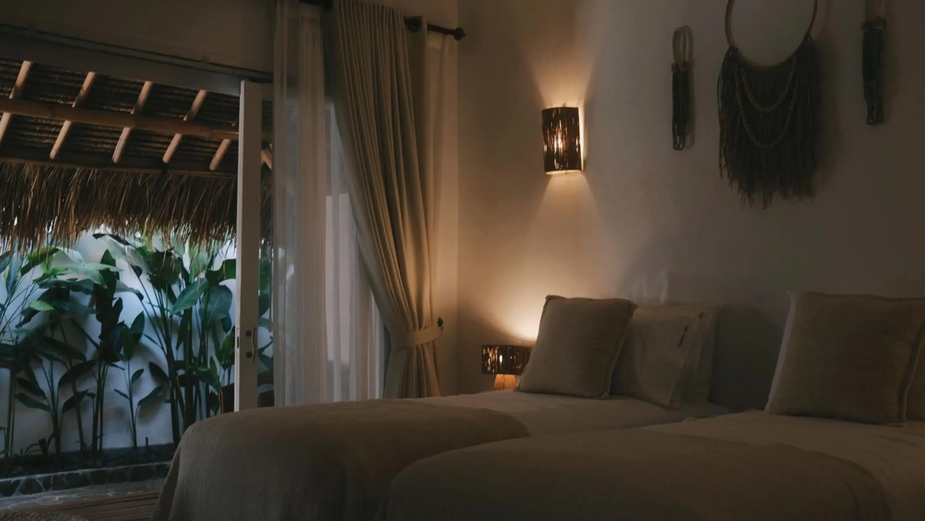 Twin Room with Private Bathroom in Sol Villas - Modern Tropical Stays Twin Room with Private Bathroom in Sol Villas - Modern Tropical Stays