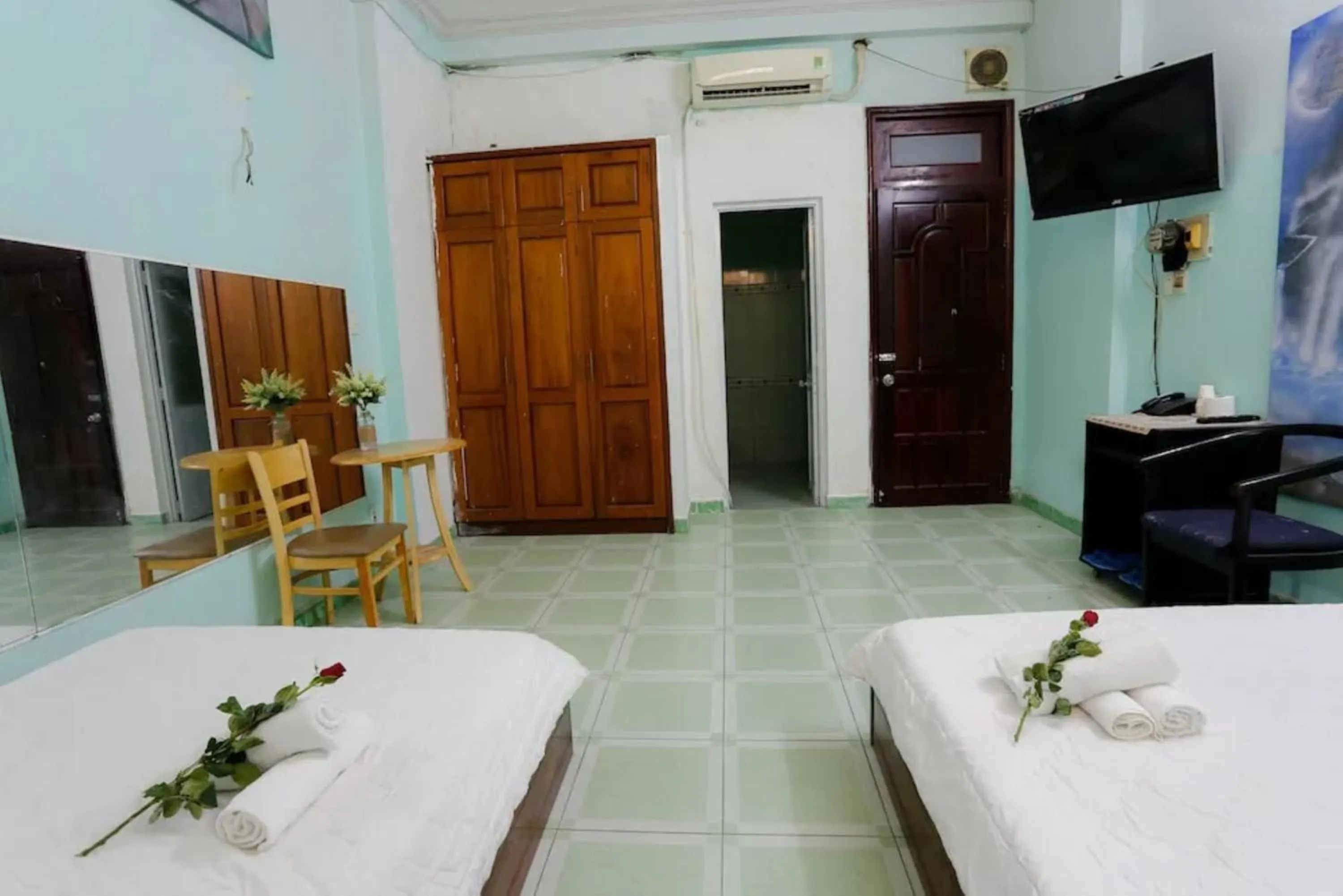 Bedroom in Hồng Lực Hotel HCM