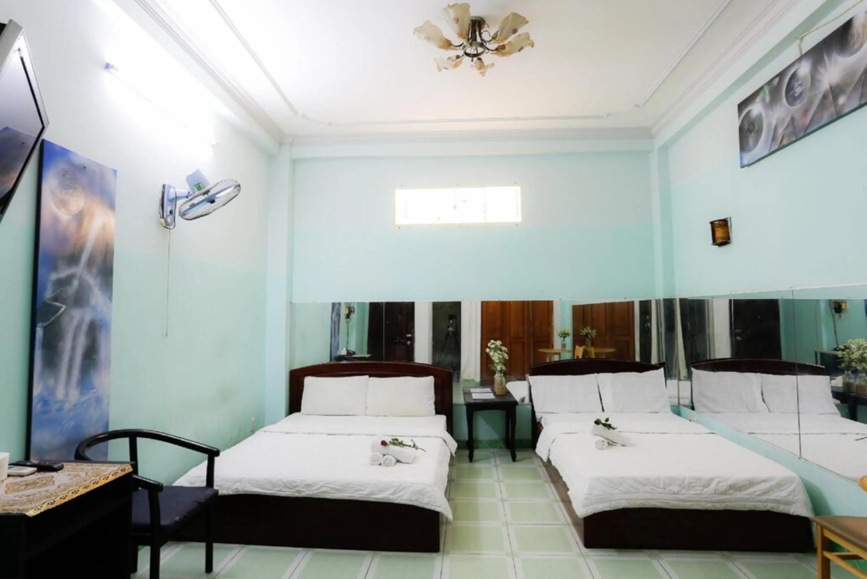 Bed in Hồng Lực Hotel HCM