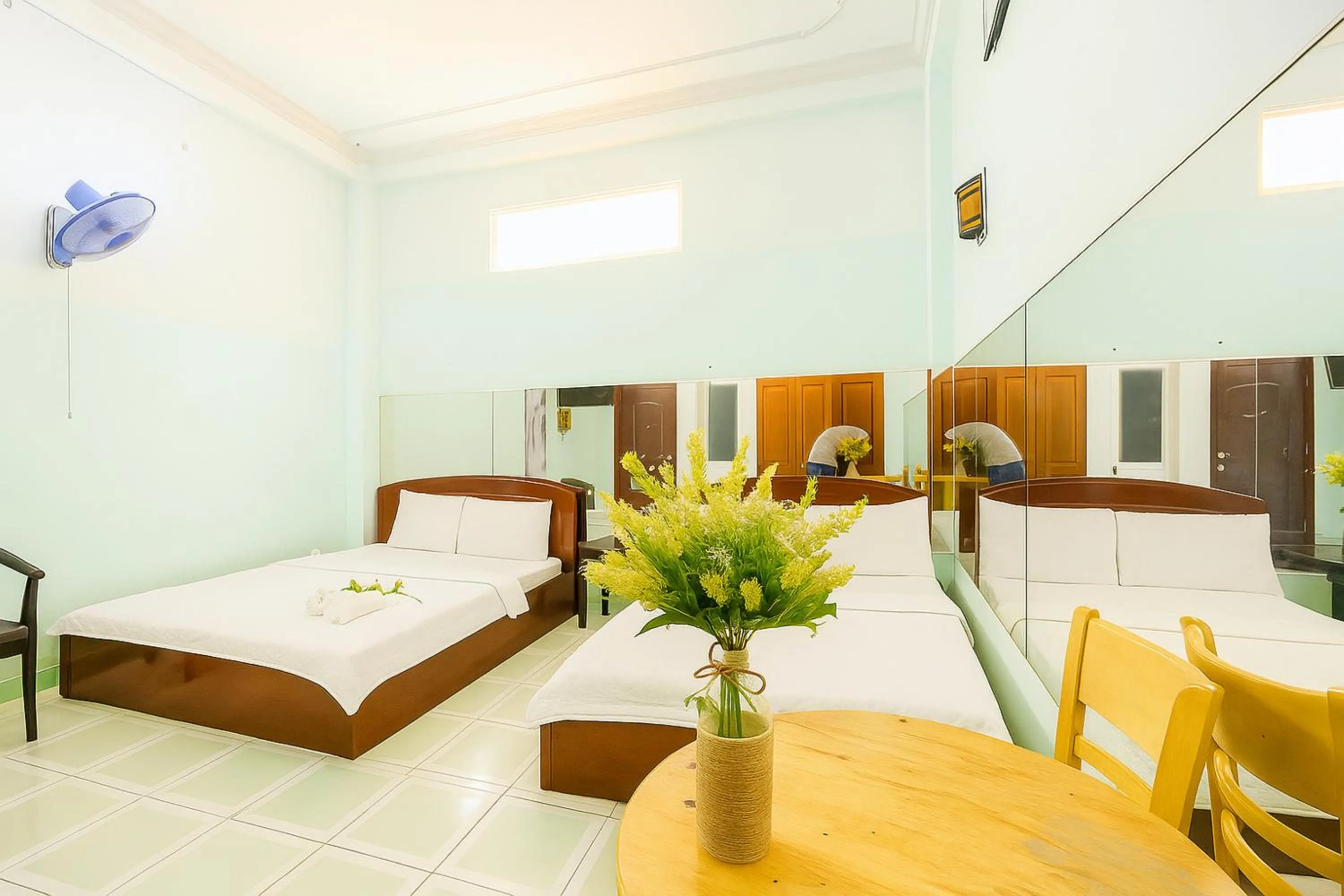 Bedroom, Bed in Hồng Lực Hotel HCM