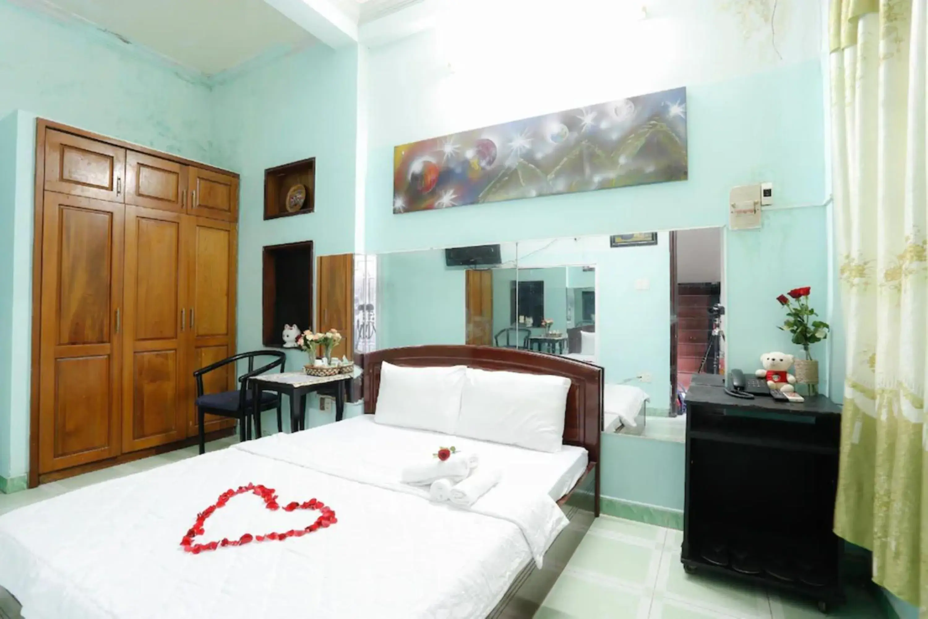 Bedroom, Bed in Hồng Lực Hotel HCM Bedroom, Bed in Hồng Lực Hotel HCM